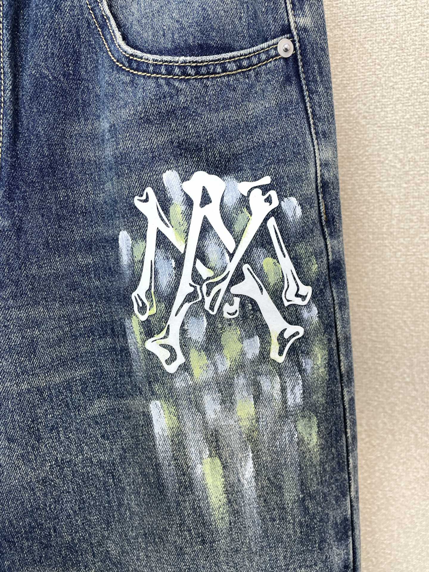 。AMIRI💥砸锅卖铁都要上的新款新款 休闲牛仔裤👖高端版本！专柜定制面料 透气舒适度高，细节无可挑剔，