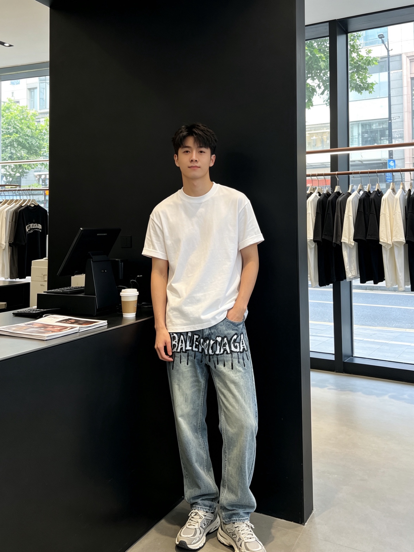 NO:916696,.Balenciaga’s new high-end version of casual jeans is a must-have.  Custom-made fabrics at the counter are highly breathable and comfortable, with impeccable details and brand element design concepts, reflecting high quality. It feels delicate and soft!  It presents a casual cut and the upper body shape is awesome!  Code number: 29-38,,balenciaga,balenciaga,jeans,19860909.Balenciaga巴黎世家砸锅卖铁都要上的新款新款 休闲牛仔裤高端版本！专柜定制面料 透气舒适度高,细节无可挑剔,品牌元素设计理念,体现高品质.手感细腻柔软！呈现休闲裁剪,上身版型超赞！码数: 29-38,,balenciaga,balenciaga,jeans,,Men's clothing