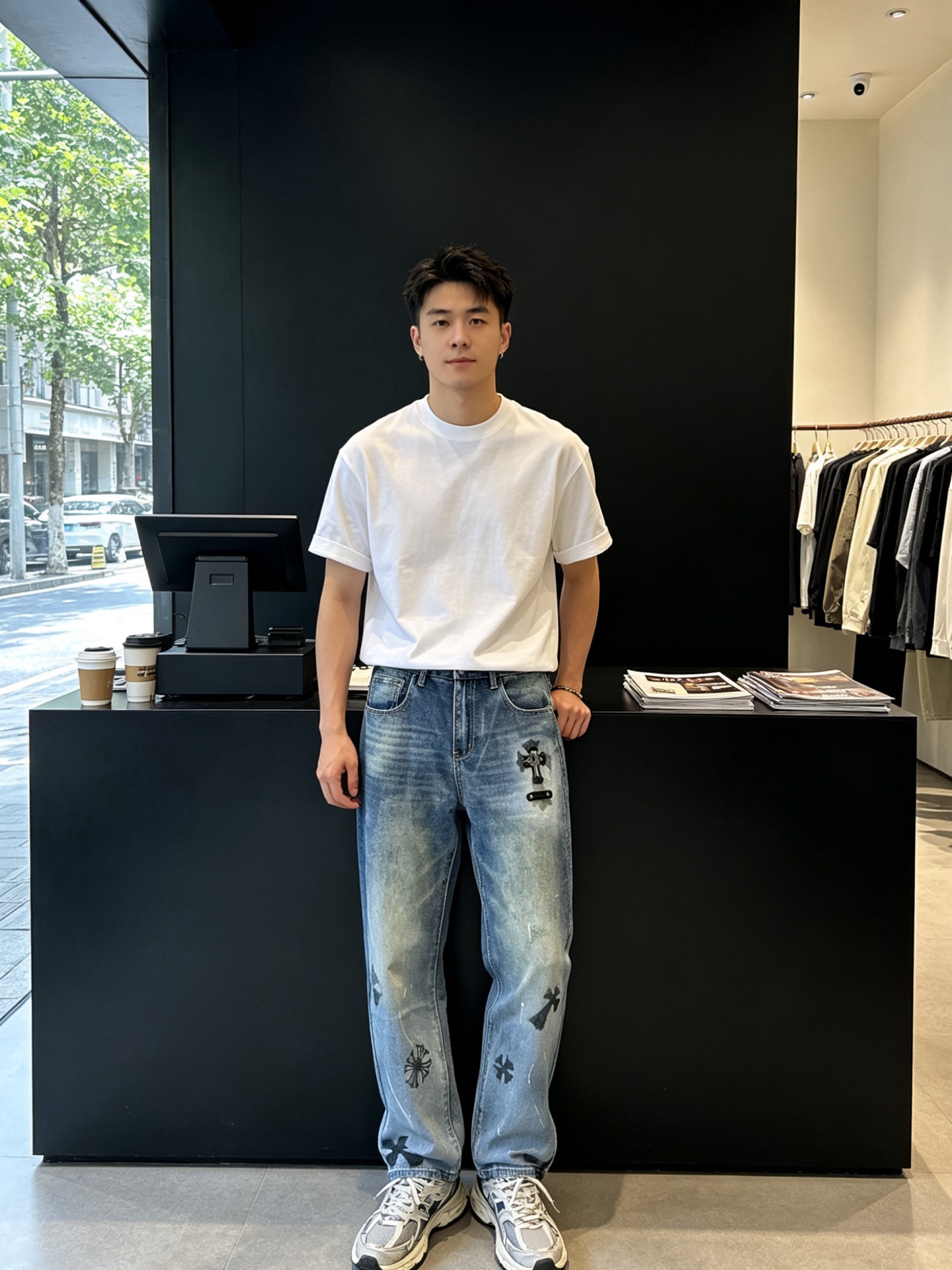 NO:868536,.Chrome hearts Chrome hearts is a new high-end version of casual jeans that everyone will buy!  Custom-made fabrics at the counter are highly breathable and comfortable, with impeccable details and brand element design concepts, reflecting high quality. It feels delicate and soft!  It presents a casual cut and the upper body shape is awesome!  Code number: 29-38,,chrome hearts,chrome hearts,jeans,19860909.Chrome hearts克罗心砸锅卖铁都要上的新款新款 休闲牛仔裤高端版本！专柜定制面料 透气舒适度高,细节无可挑剔,品牌元素设计理念,体现高品质.手感细腻柔软！呈现休闲裁剪,上身版型超赞！码数: 29-38,,chrome hearts,chrome hearts,jeans,,Men's clothing