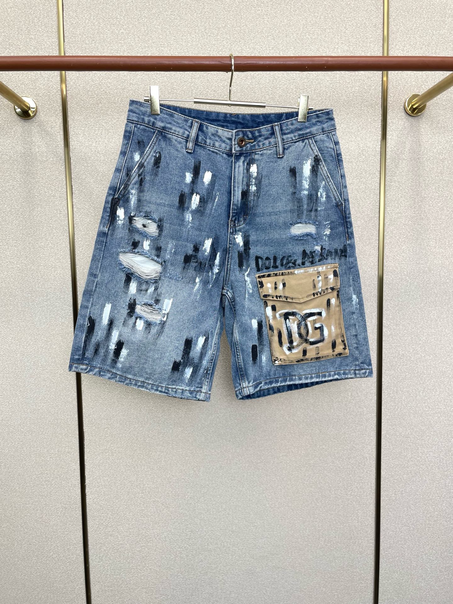 。Dolce&Gabbana杜嘉班纳💥砸锅卖铁都要上的新款新款 休闲牛仔短裤 高端版本！专柜定制面料 透