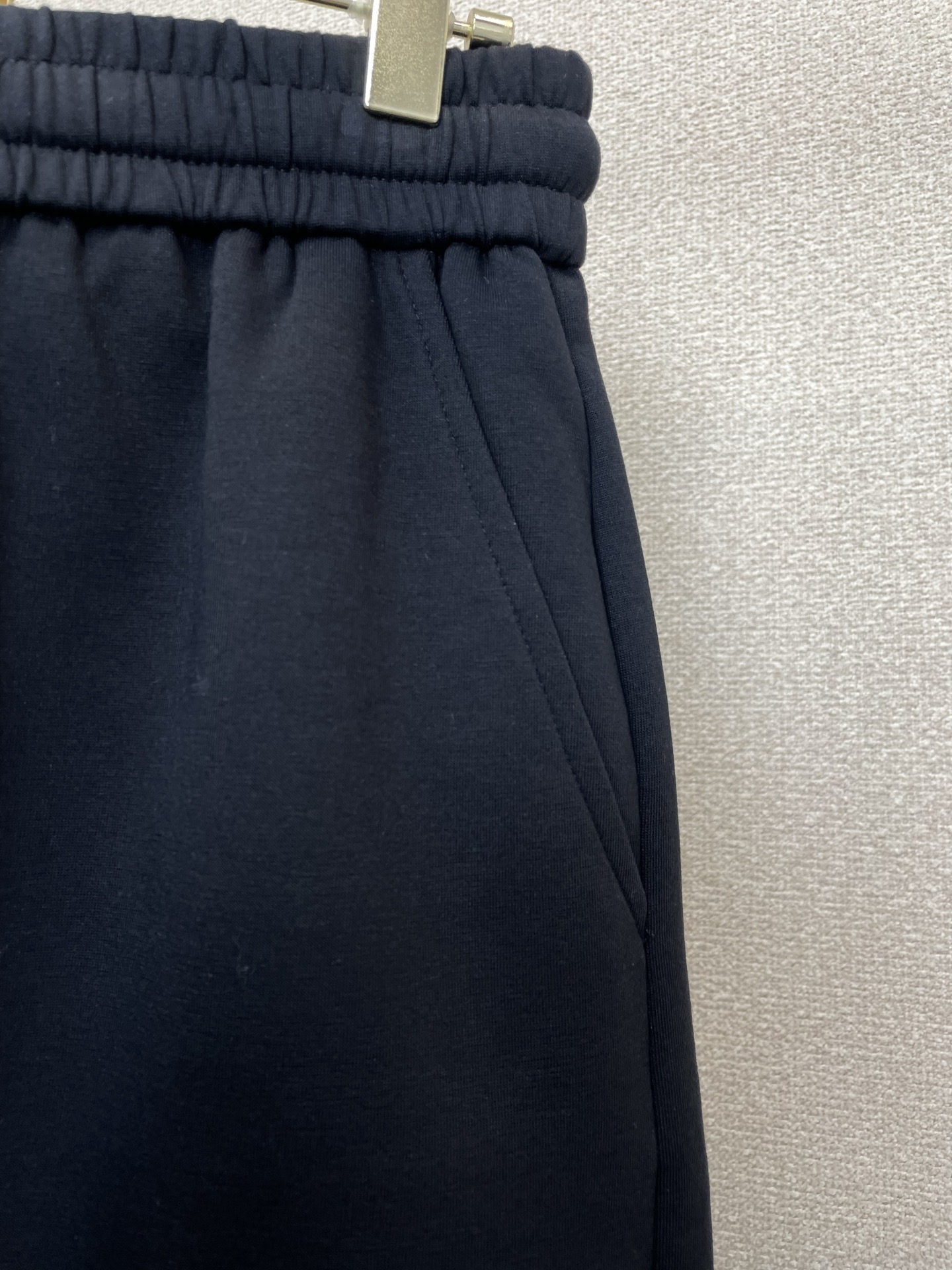 /套。LOEWE罗意威💥砸锅卖铁都要上的新款爆款男士短袖套装。潮人必备单品。高级定制进口面料，超级柔软舒