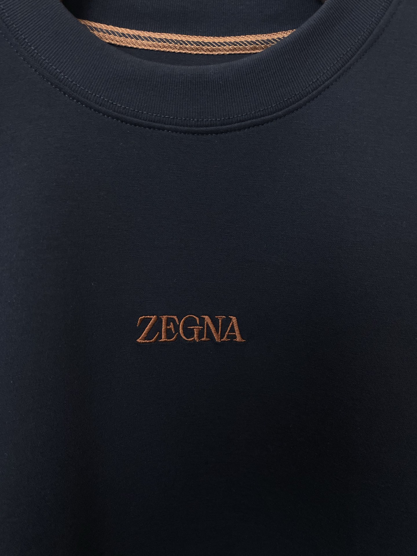 /套。ZEGNA杰尼亚💥砸锅卖铁都要上的新款爆款男士短袖套装。潮人必备单品。高级定制进口面料，超级柔软舒