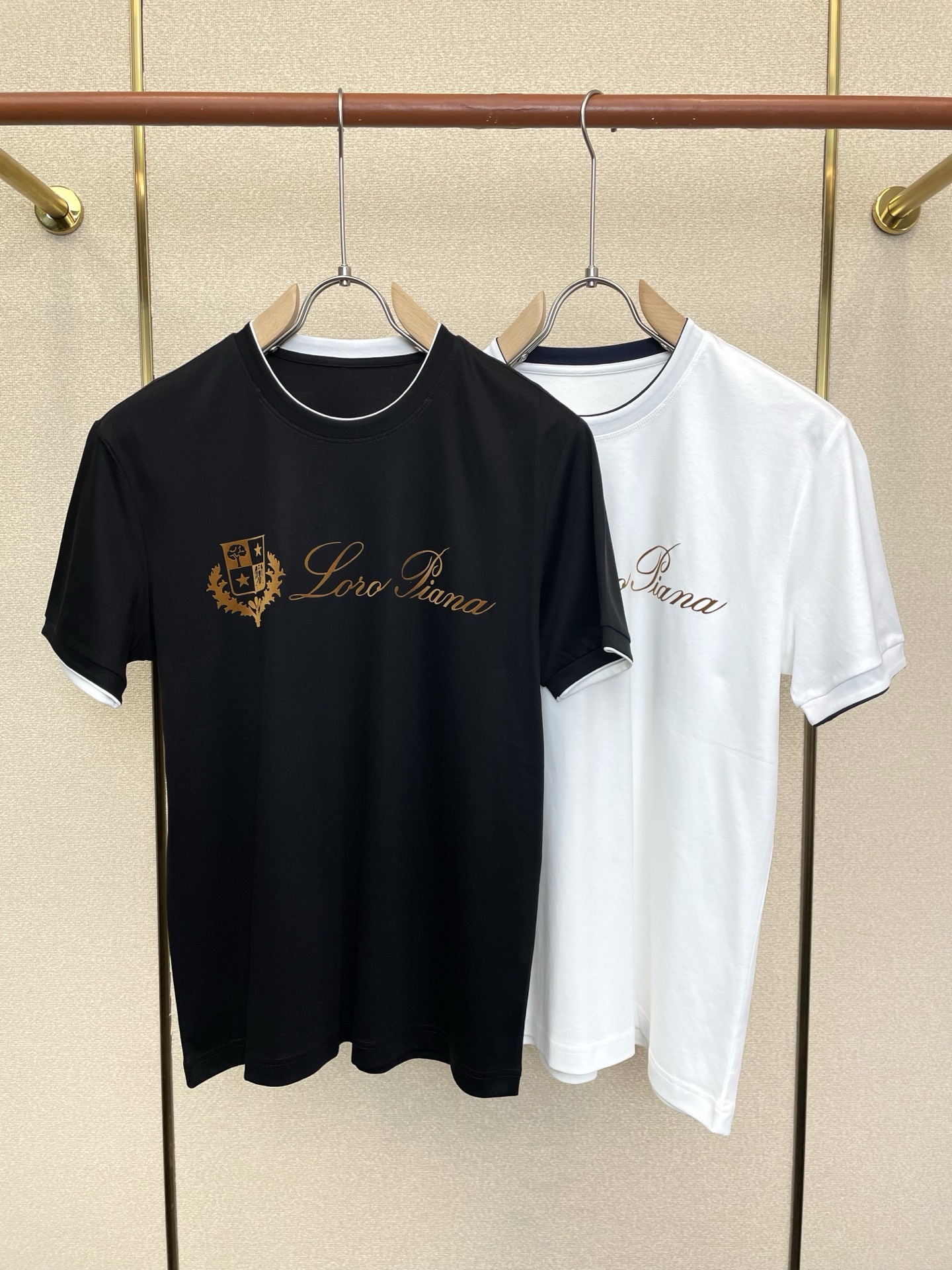 。Loro Piana-Loro Piana诺悠翩雅💥砸锅卖铁都要上的新款新款原单男士休闲短袖 高端定制