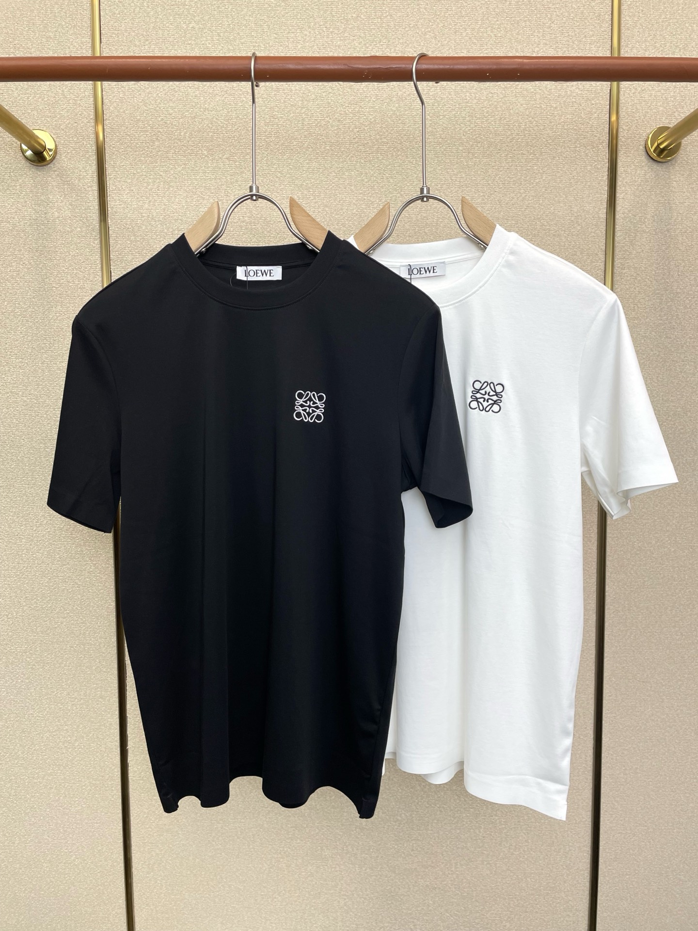。LOEWE罗意威💥砸锅卖铁都要上的新款新款原单男士休闲短袖 高端定制 高端版本 时尚百搭爆款⚠️⚠️✨
