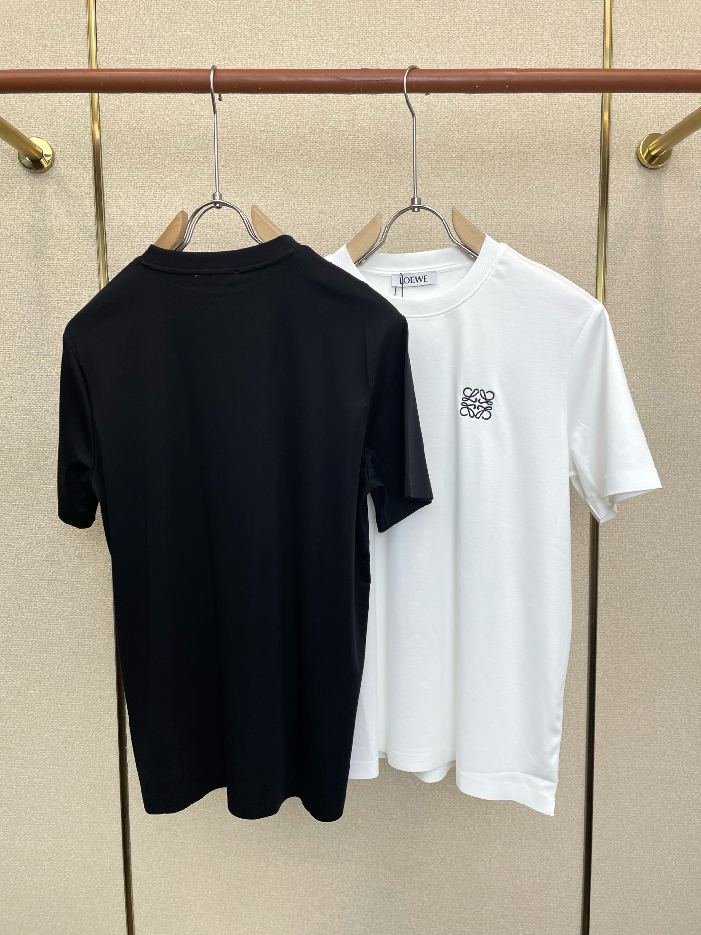 。LOEWE罗意威💥砸锅卖铁都要上的新款新款原单男士休闲短袖 高端定制 高端版本 时尚百搭爆款⚠️⚠️✨