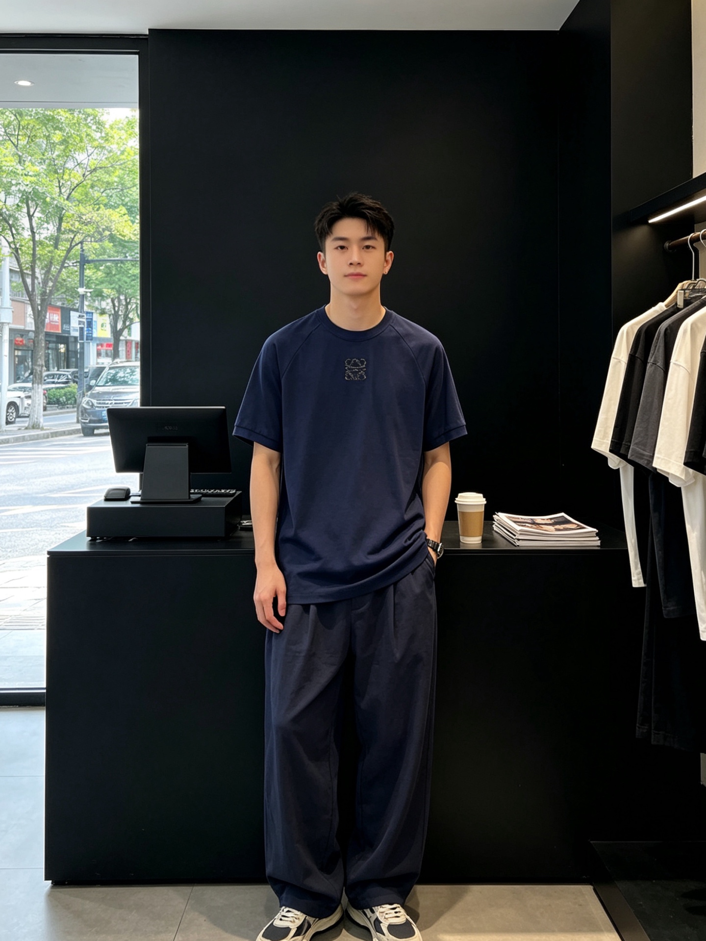 NO:874427,.LOEWE is a must-have new model of original men's casual short-sleeves. High-end customization. High-end version. Fashionable and versatile imported fabrics. Super soft and delicate feel. Skin-friendly and comfortable to wear. High-end boutique. The upper body is finely made by the factory. It is a must-have item for men. Three complete standards. Size S-XL,,loewe,loewe,T-shirt,19860909.LOEWE罗意威砸锅卖铁都要上的新款新款原单男士休闲短袖 高端定制 高端版本 时尚百搭爆款进口面料 手感超柔软细腻 穿着亲肤舒适 高端精品 代工厂精细做上身非常赞 男士必备单品 三标齐全 码数S-XL,,loewe,loewe,T-shirt,,Men's clothing