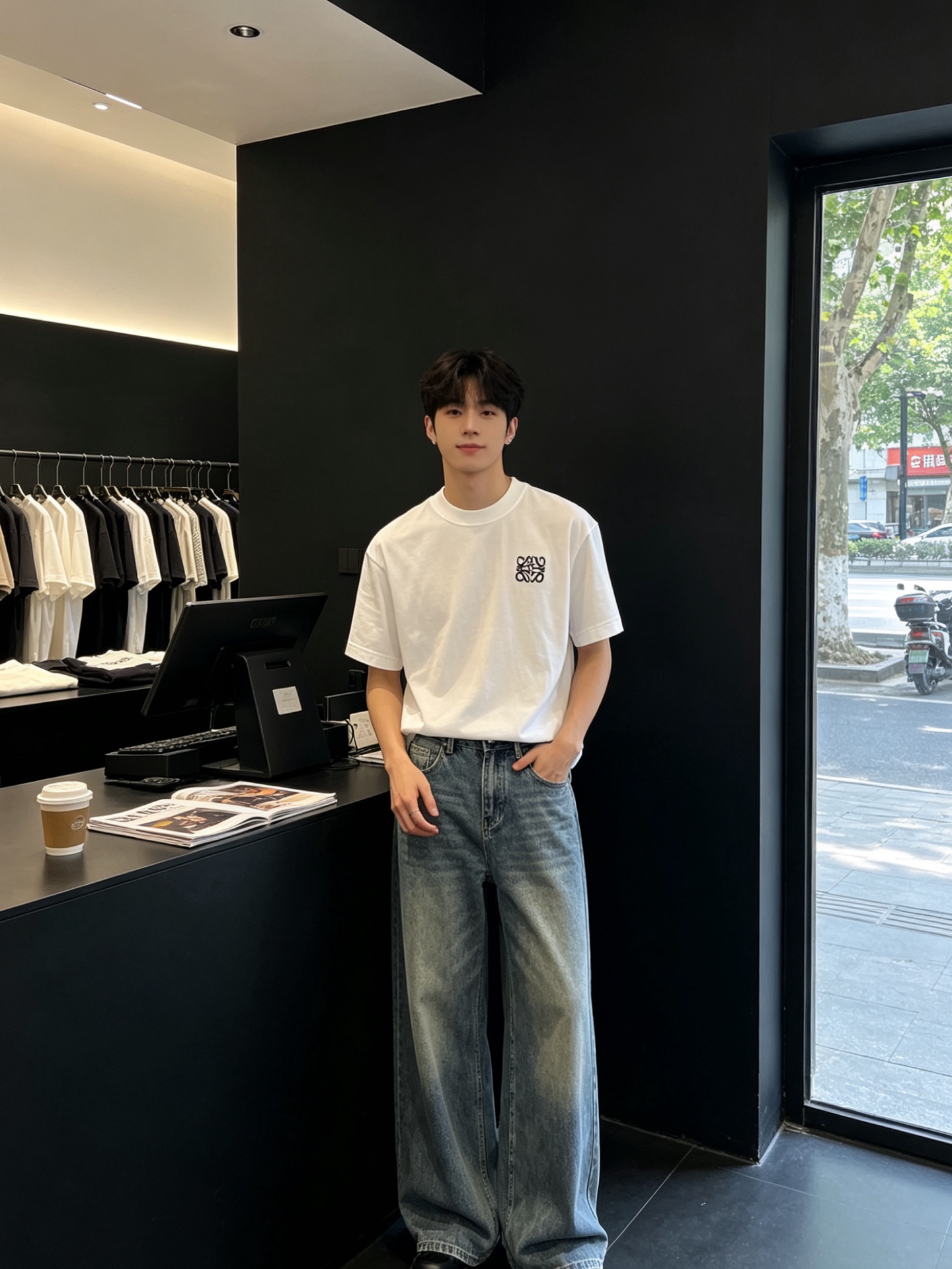 NO:874370,.LOEWE is a must-have new model of original men's casual short-sleeves. High-end customization. High-end version. Fashionable and versatile imported fabrics. Super soft and delicate feel. Skin-friendly and comfortable to wear. High-end boutique. The upper body is finely made by the factory. It is a must-have item for men. Three complete standards. Size S-2XL,,loewe,loewe,T-shirt,19860909.LOEWE罗意威砸锅卖铁都要上的新款新款原单男士休闲短袖 高端定制 高端版本 时尚百搭爆款进口面料 手感超柔软细腻 穿着亲肤舒适 高端精品 代工厂精细做上身非常赞 男士必备单品 三标齐全 码数S-2XL,,loewe,loewe,T-shirt,,Men's clothing