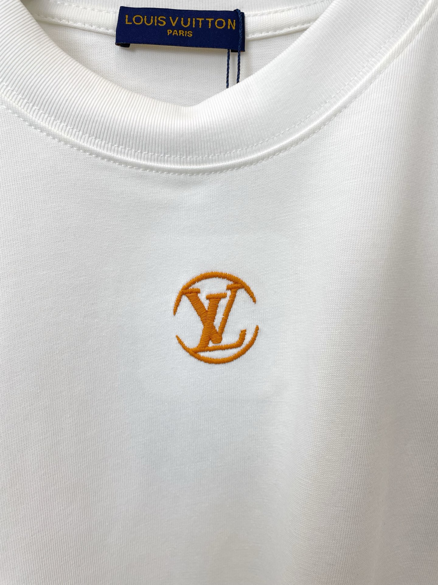 Louis Vuitton路易威登💥砸锅卖铁都要上的新款新款原单男士休闲短袖 高端定制 高端版本 时尚百
