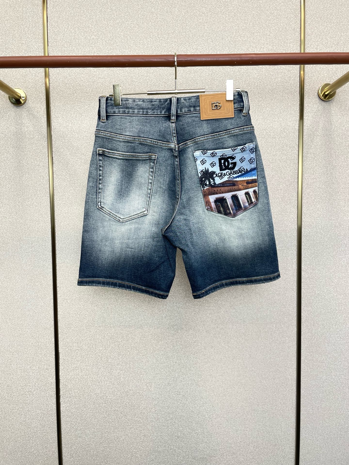 。Dolce&Gabbana杜嘉班纳💥砸锅卖铁都要上的新款新款休闲牛仔短裤🩳高端版本！专柜定制面料 透气