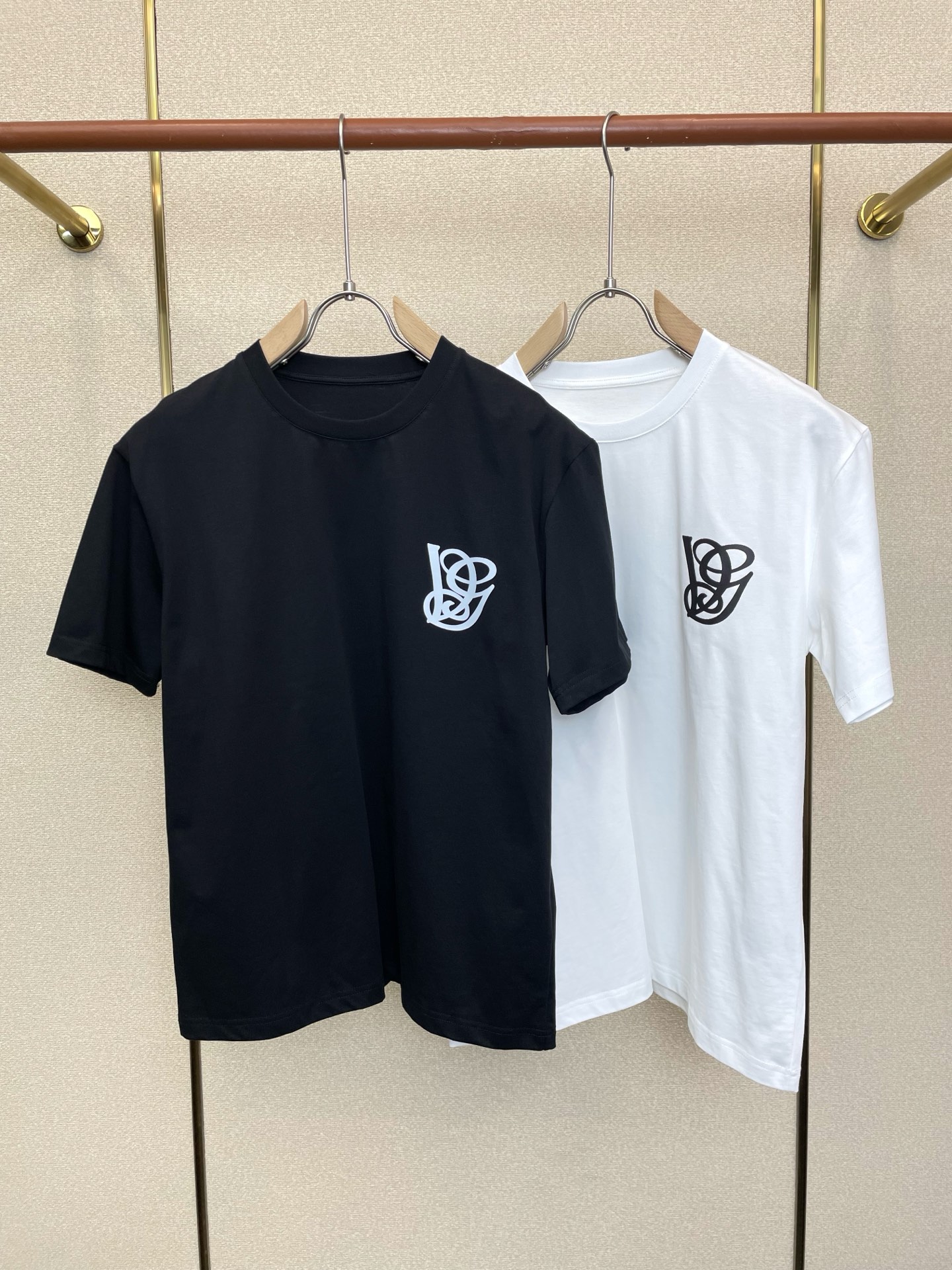 。VALENTINO华伦天奴💥独家专供新款原单男士休闲短袖 高端定制 高端版本 时尚百搭爆款⚠️⚠️✨✨