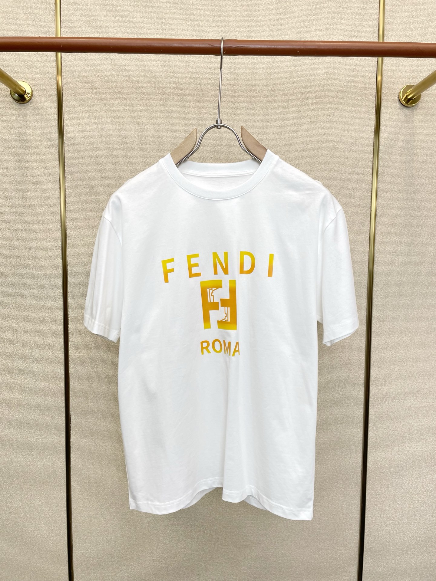。FENDI芬迪💥独家专供新款原单男士休闲短袖 高端定制 高端版本 时尚百搭爆款⚠️⚠️✨✨进口面料 手