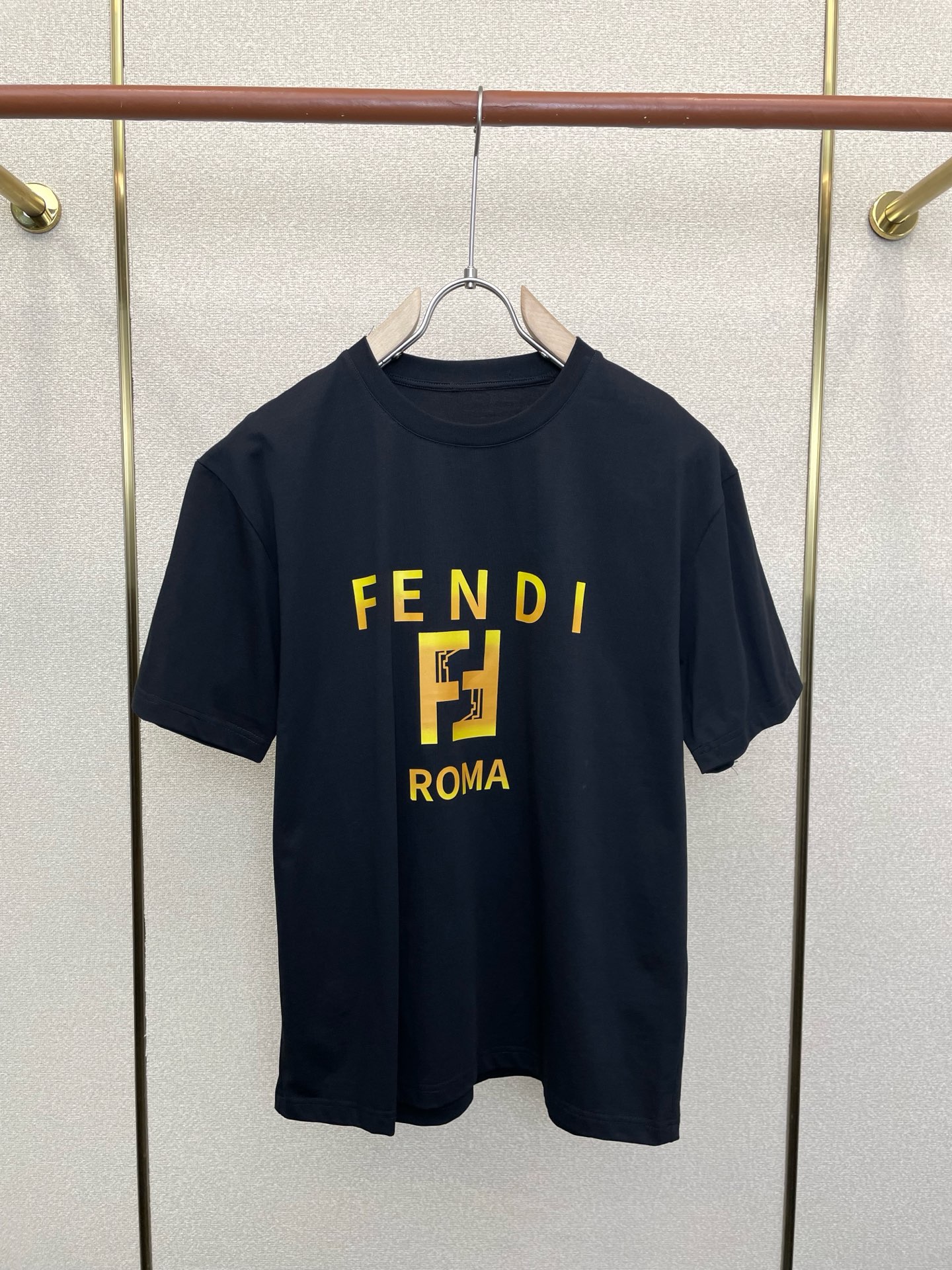 。FENDI芬迪💥独家专供新款原单男士休闲短袖 高端定制 高端版本 时尚百搭爆款⚠️⚠️✨✨进口面料 手