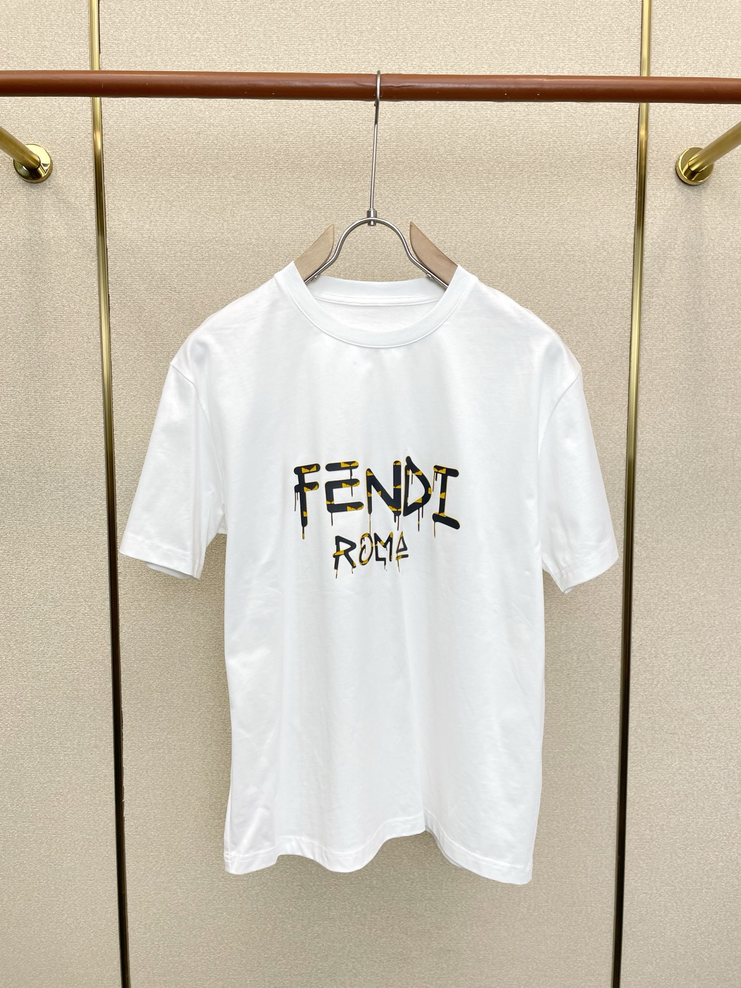 。FENDI芬迪💥独家专供新款原单男士休闲短袖 高端定制 高端版本 时尚百搭爆款⚠️⚠️✨✨进口面料 手