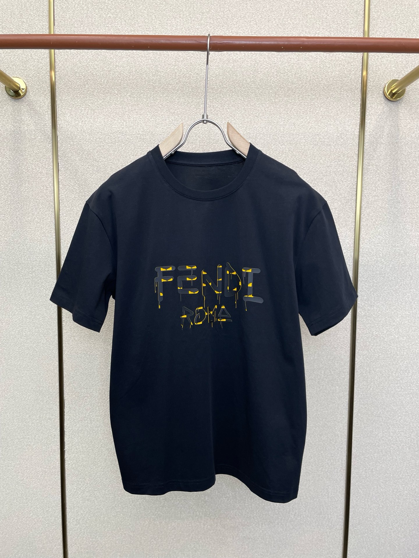 。FENDI芬迪💥独家专供新款原单男士休闲短袖 高端定制 高端版本 时尚百搭爆款⚠️⚠️✨✨进口面料 手