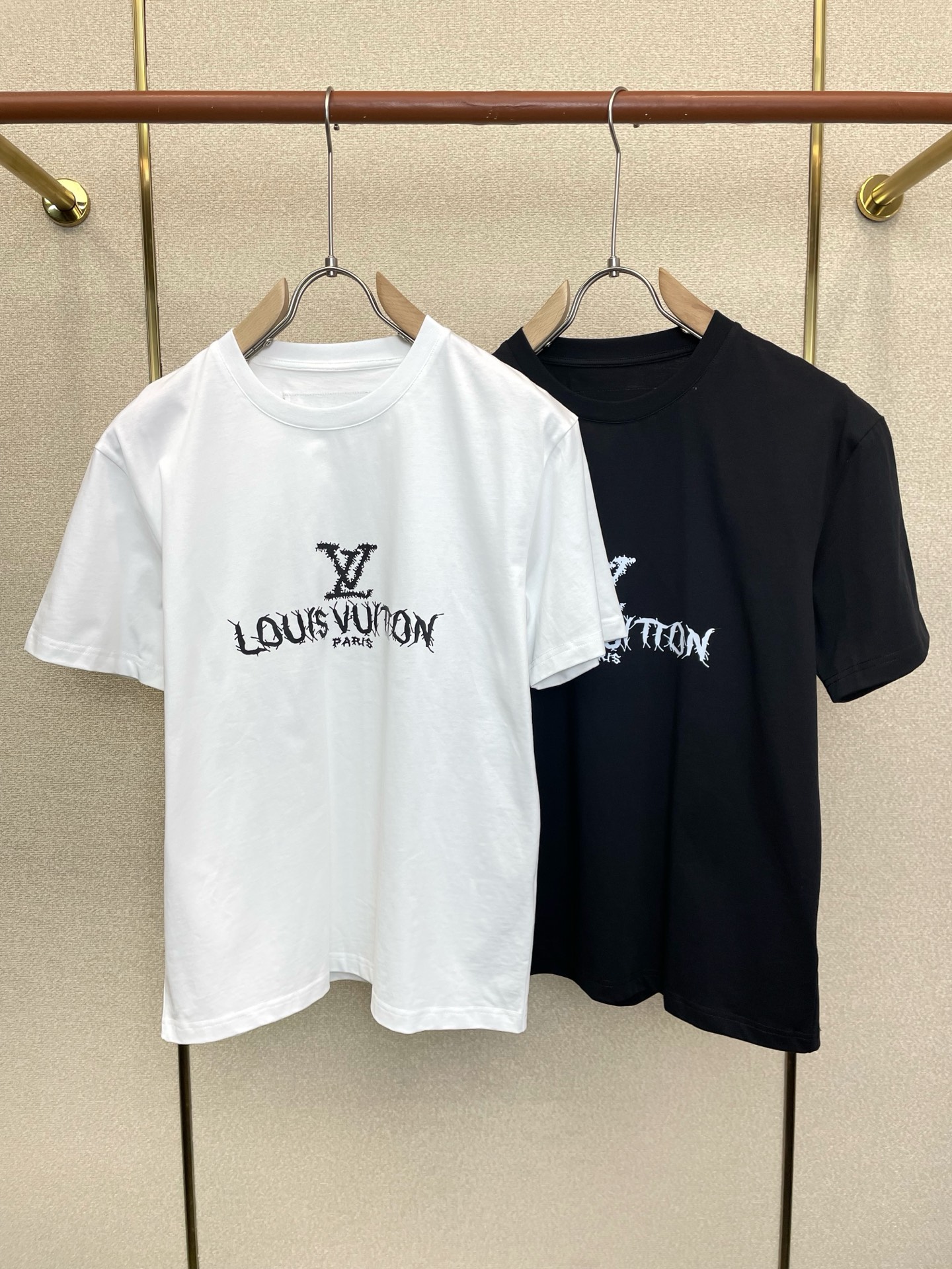 。Louis Vuitton路易威登💥独家专供新款原单男士休闲短袖 高端定制 高端版本 时尚百搭爆款⚠️