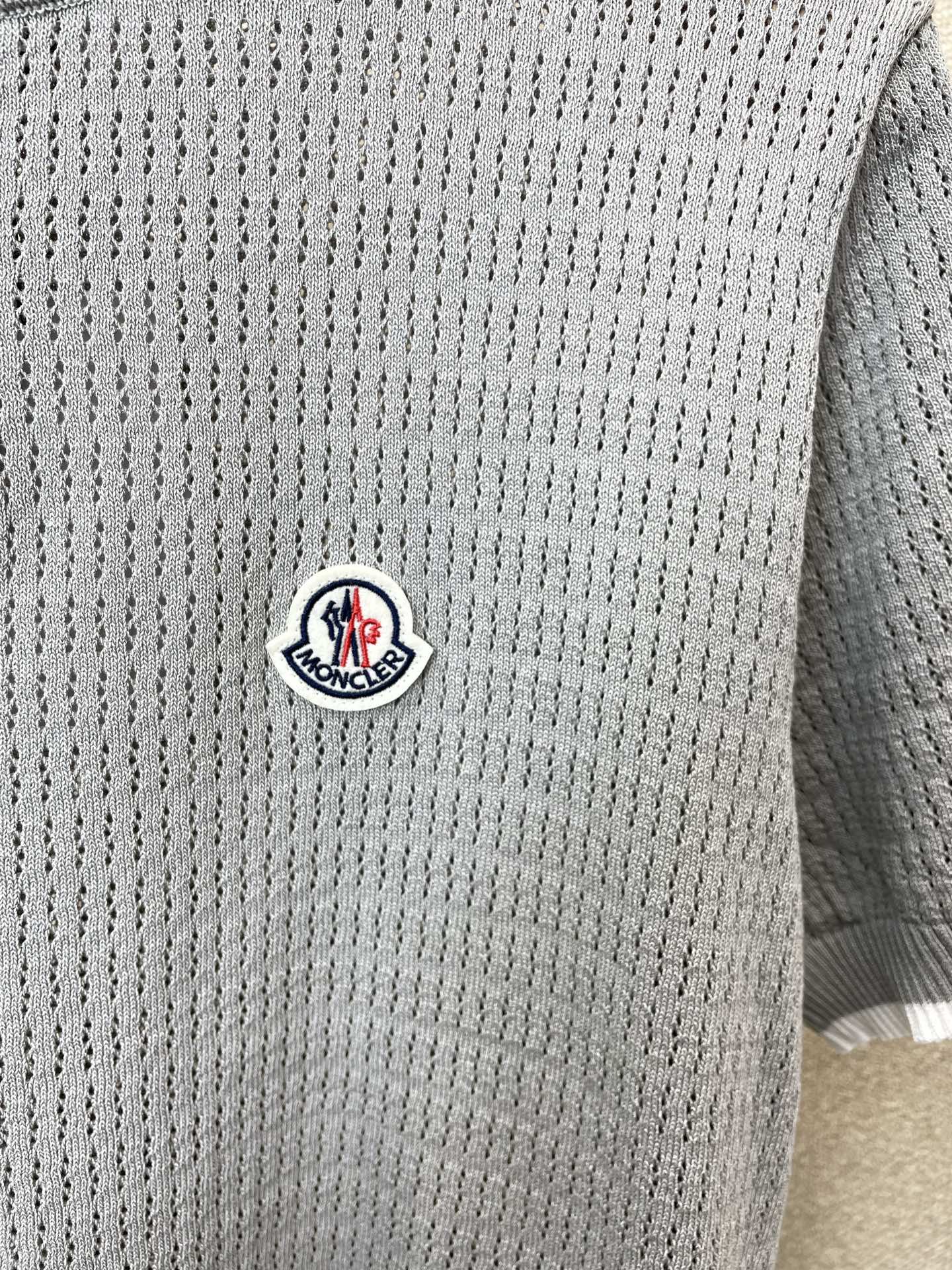。Moncler蒙口💥砸锅卖铁都要上的新款新款原单男士休闲短袖 高端定制 高版本 时尚百搭爆款⚠️⚠️✨