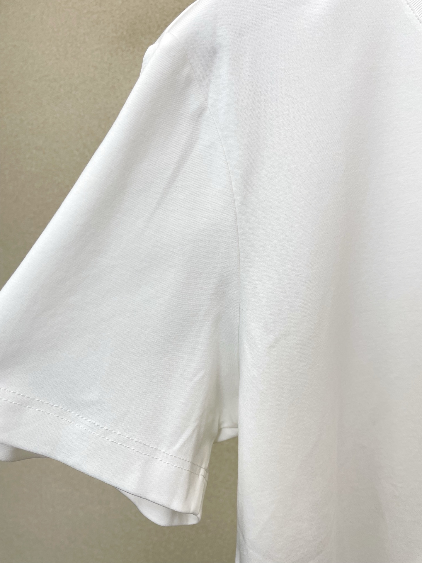 。Loro Piana-Loro Piana诺悠翩雅💥砸锅卖铁都要上的新款新款原单男士休闲短袖 高端定制