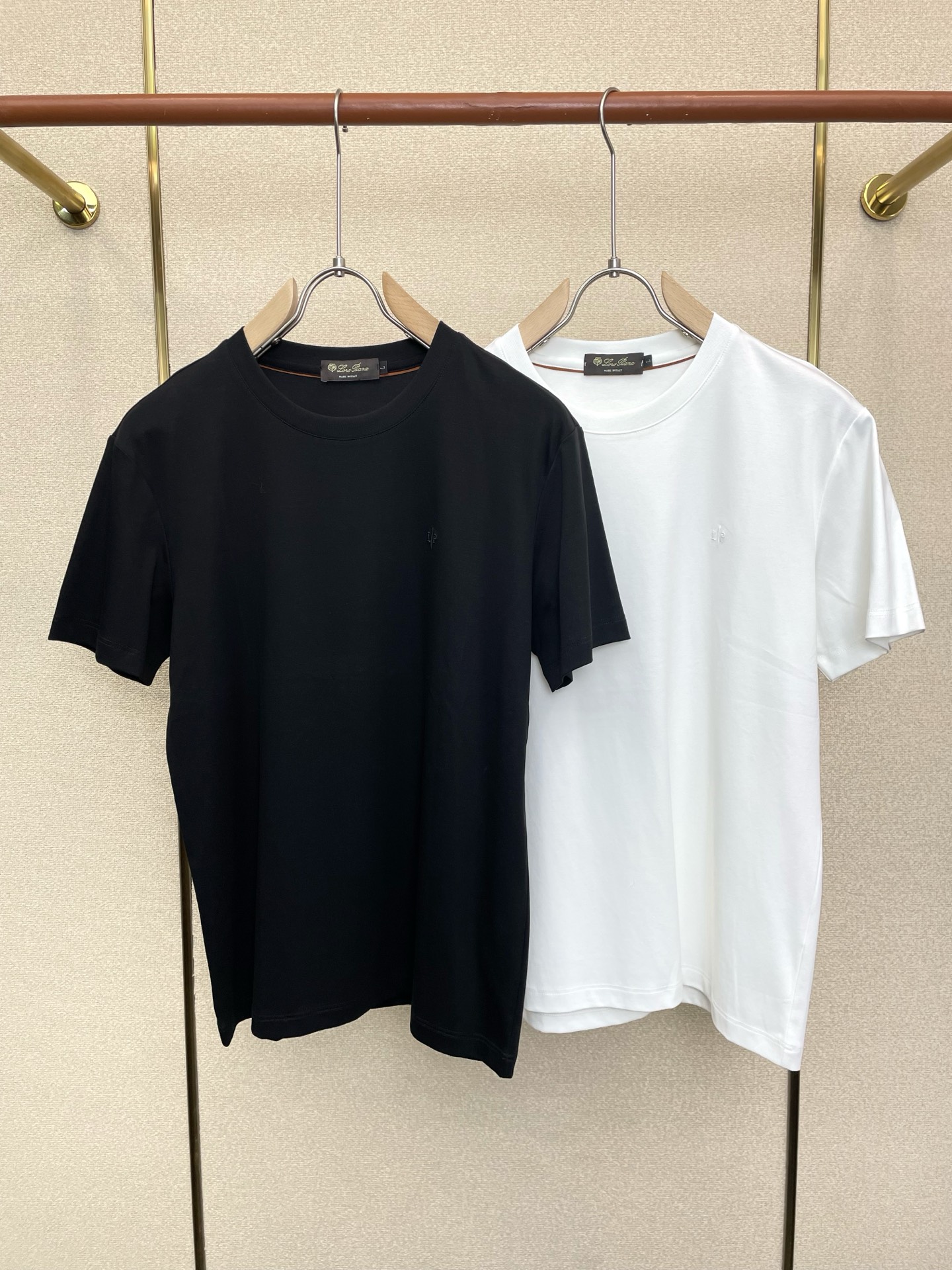 。Loro Piana-Loro Piana诺悠翩雅💥砸锅卖铁都要上的新款新款原单男士休闲短袖 高端定制