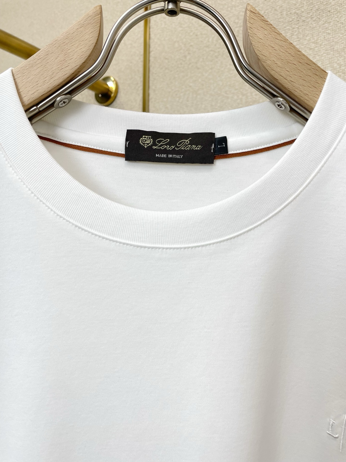 。Loro Piana-Loro Piana诺悠翩雅💥砸锅卖铁都要上的新款新款原单男士休闲短袖 高端定制