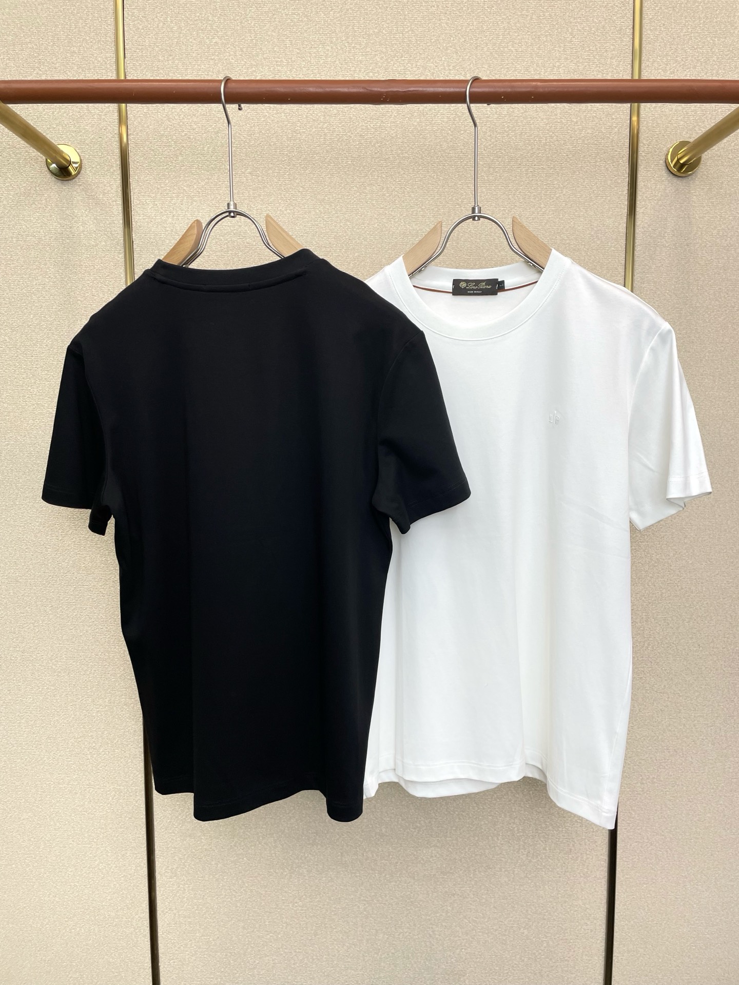 。Loro Piana-Loro Piana诺悠翩雅💥砸锅卖铁都要上的新款新款原单男士休闲短袖 高端定制
