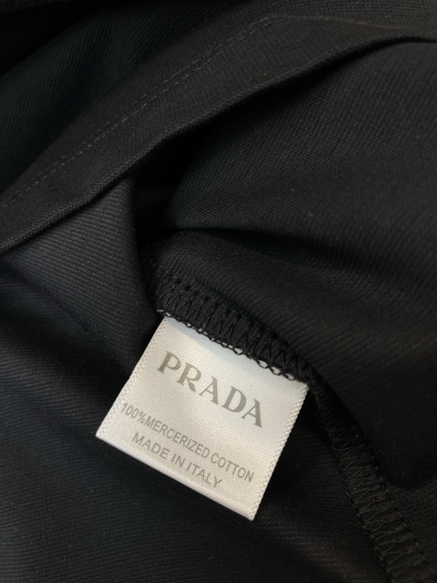 。Prada普拉达💥砸锅卖铁都要上的新款新款原单男士休闲短袖 高端定制 高版本 时尚百搭爆款⚠️⚠️✨✨