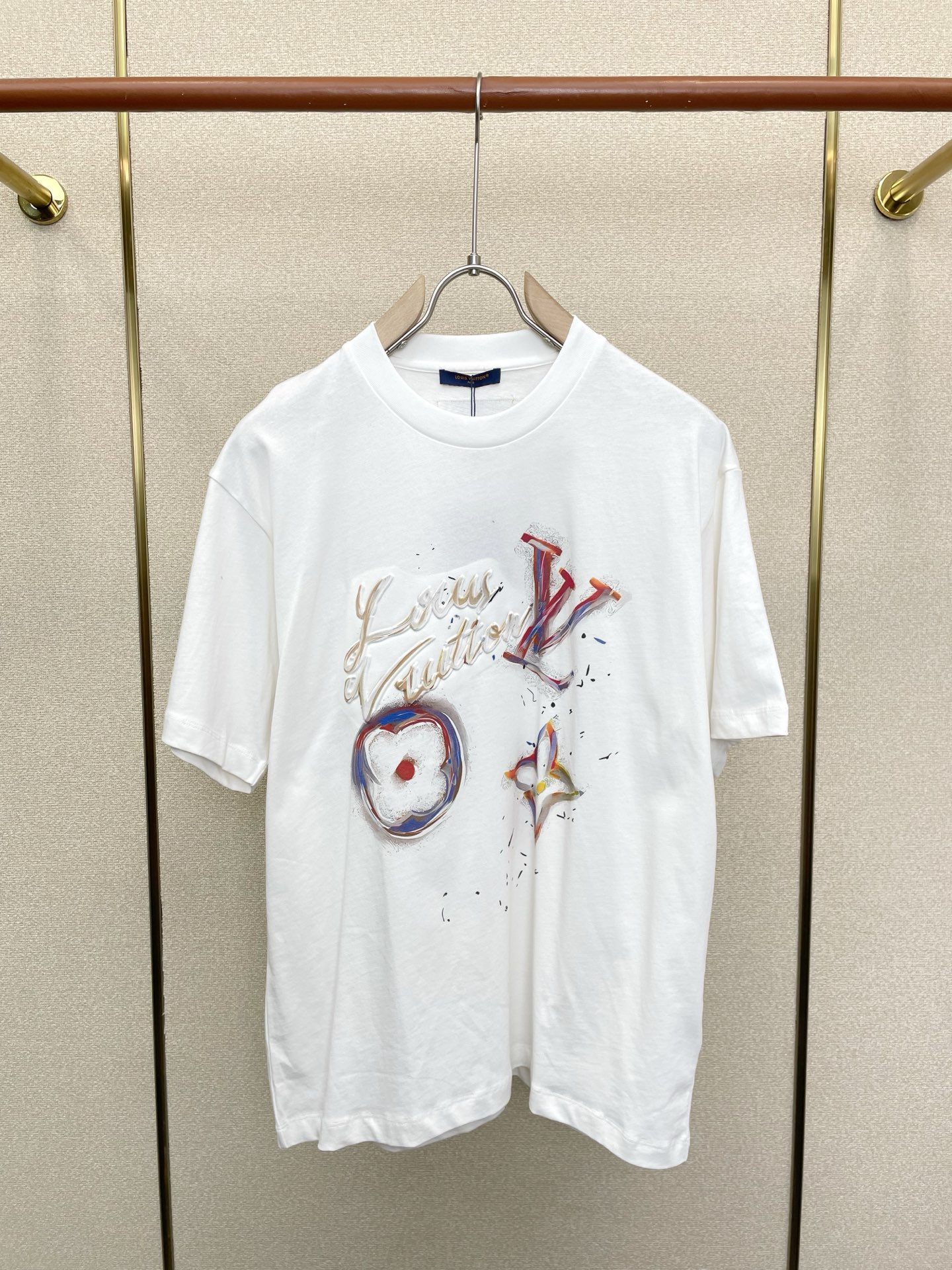 。Louis Vuitton路易威登💥砸锅卖铁都要上的新款新款原单男士休闲短袖 高端定制 高端版本 时尚
