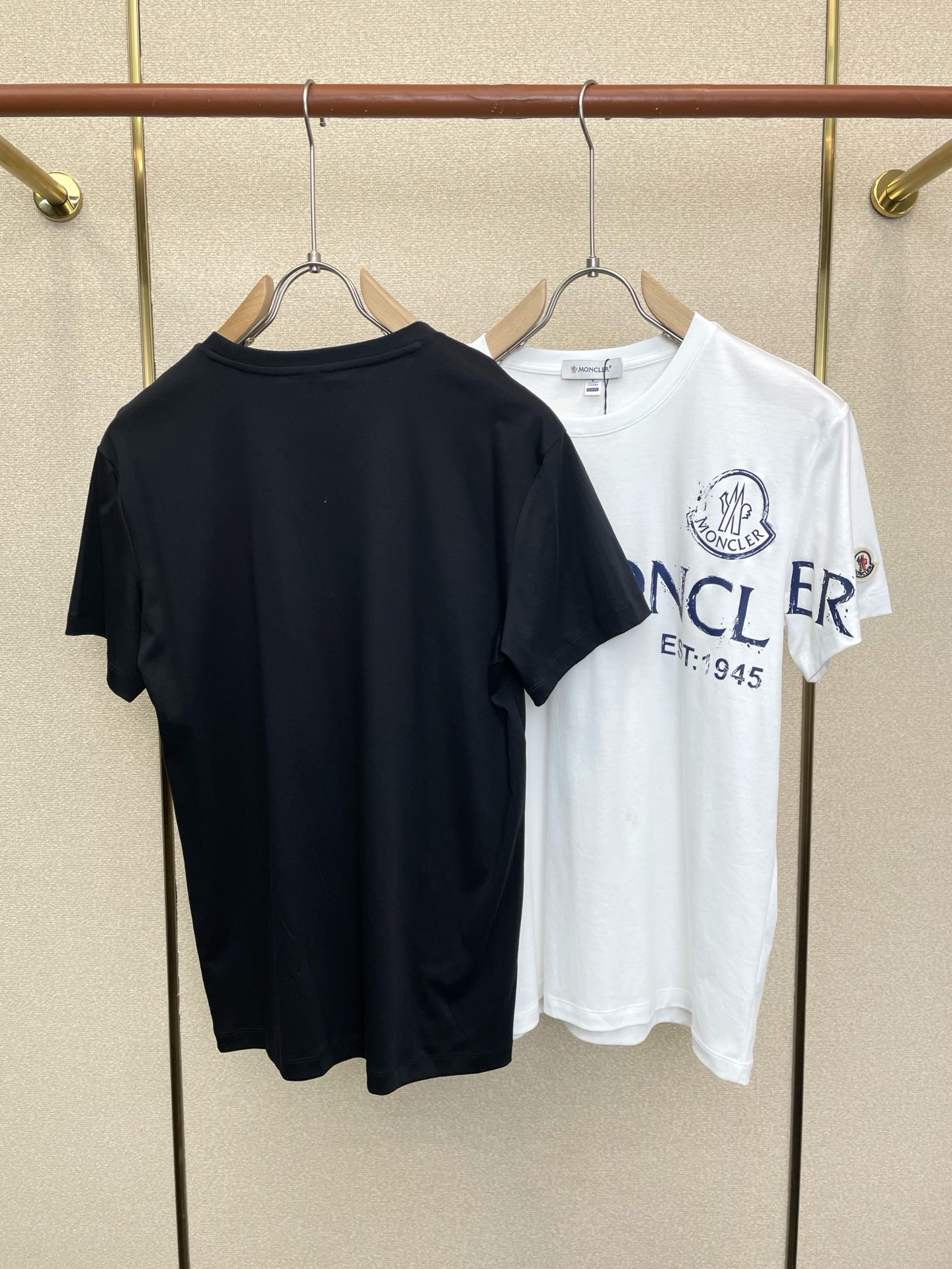 Moncler蒙口💥砸锅卖铁都要上的新款新款原单男士休闲短袖 高端定制 高端版本 时尚百搭爆款⚠️⚠️✨