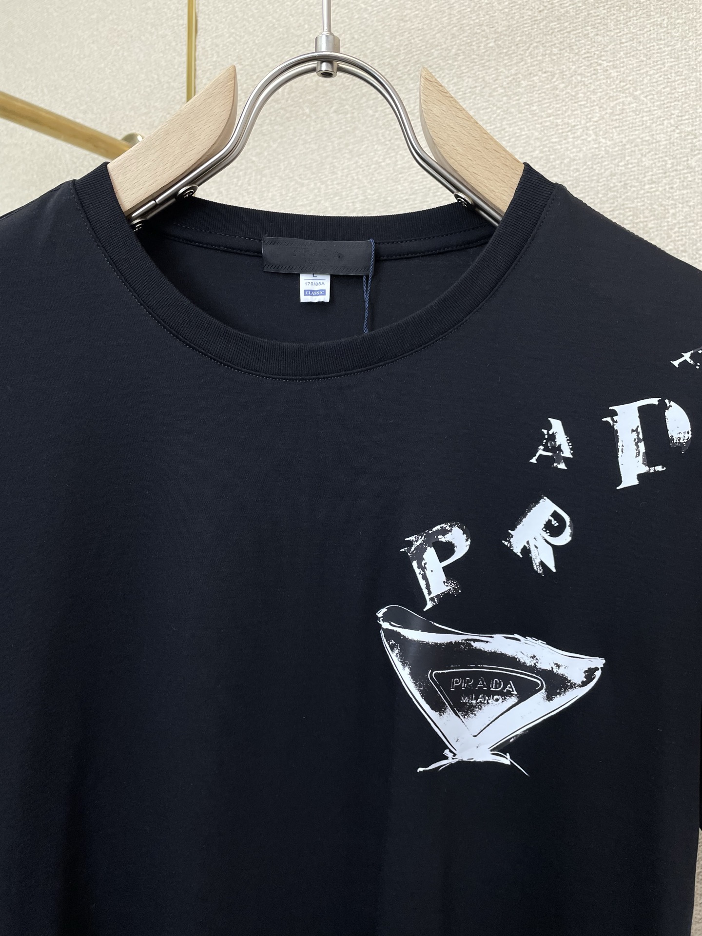 Prada普拉达💥砸锅卖铁都要上的新款新款原单男士休闲短袖 高端定制 高端版本 时尚百搭爆款⚠️⚠️✨✨