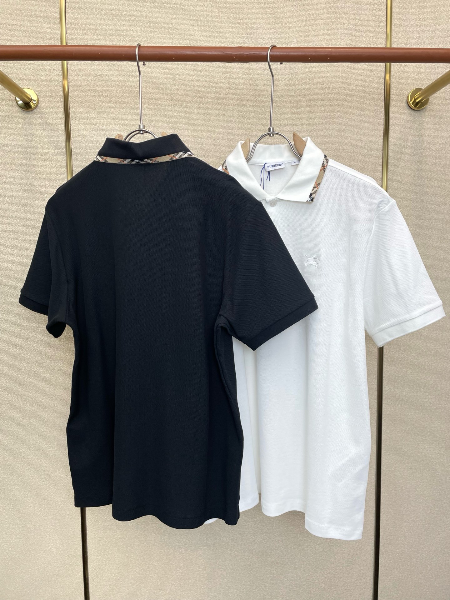 。Burberry巴宝莉💥砸锅卖铁都要上的新款新款原单男士休闲短袖 高端定制 高端版本 时尚百搭爆款⚠️