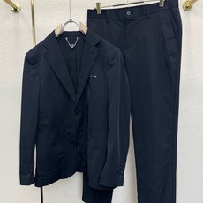 Prada普拉达💥新款西服套装。外贸公司订单 简约休闲西服套装。砸锅卖铁都要上的新款进口原版聚酯纤维面料 Prada普拉达💥新款西服套装。外贸公司订单 简约休闲西服套装。砸锅卖铁都要上的新款进口原版聚酯纤维面料
