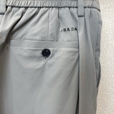 Prada普拉达💥新款西服套装。外贸公司订单 简约休闲西服套装。砸锅卖铁都要上的新款进口原版聚酯纤维面料 Prada普拉达💥新款西服套装。外贸公司订单 简约休闲西服套装。砸锅卖铁都要上的新款进口原版聚酯纤维面料
