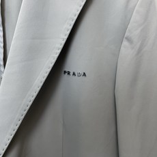 Prada普拉达💥新款西服套装。外贸公司订单 简约休闲西服套装。砸锅卖铁都要上的新款进口原版聚酯纤维面料 Prada普拉达💥新款西服套装。外贸公司订单 简约休闲西服套装。砸锅卖铁都要上的新款进口原版聚酯纤维面料