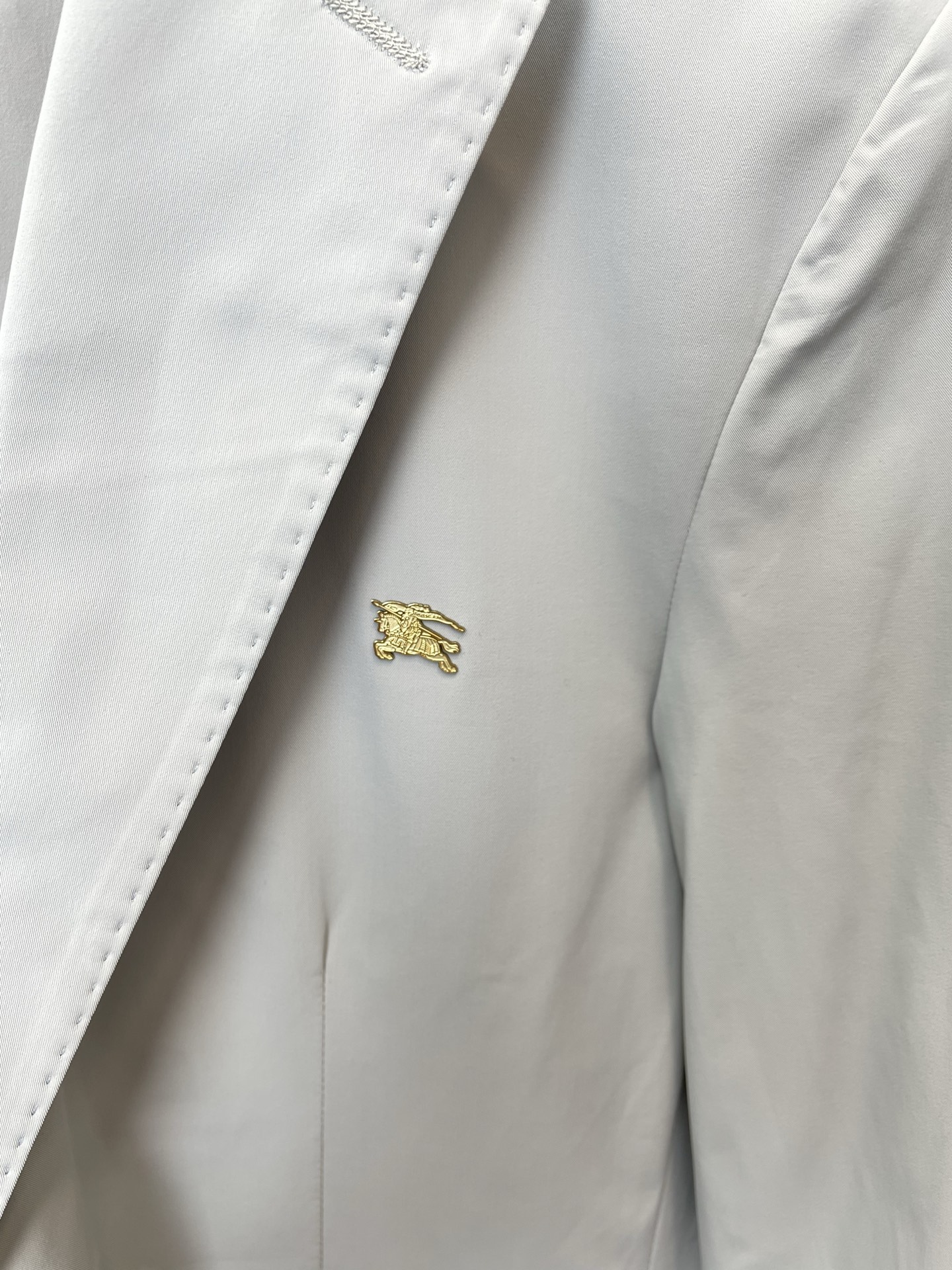 Burberry巴宝莉💥新款西服套装。外贸公司订单 简约休闲西服套装。砸锅卖铁都要上的新款进口原版聚酯纤