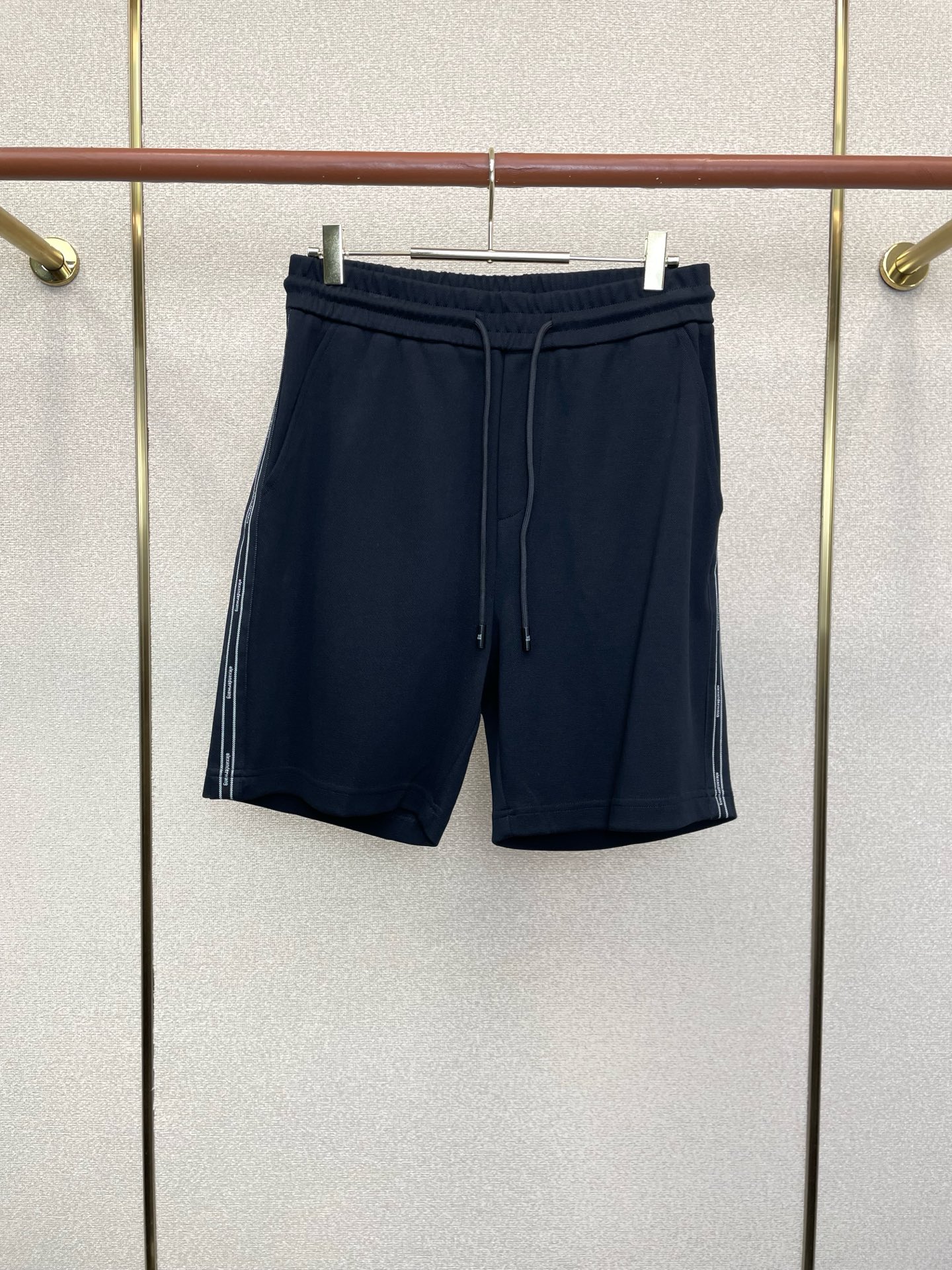 。Alexanderwang亚历山大王💥砸锅卖铁都要上的新款新款休闲短裤 高端版本！专柜定制面料 透气舒