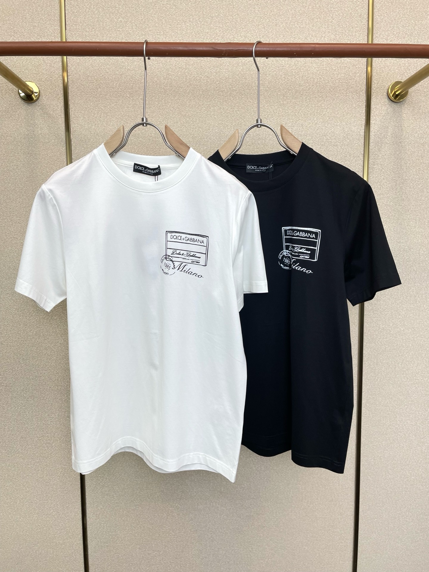 。Dolce&Gabbana杜嘉班纳💥砸锅卖铁都要上的新款新款原单男士休闲短袖 高端定制 高端版本 时尚