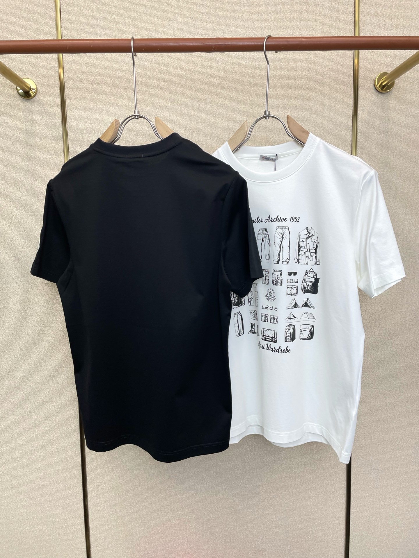 。Moncler蒙口💥砸锅卖铁都要上的新款新款原单男士休闲短袖 高端定制 高端版本 时尚百搭爆款⚠️⚠️