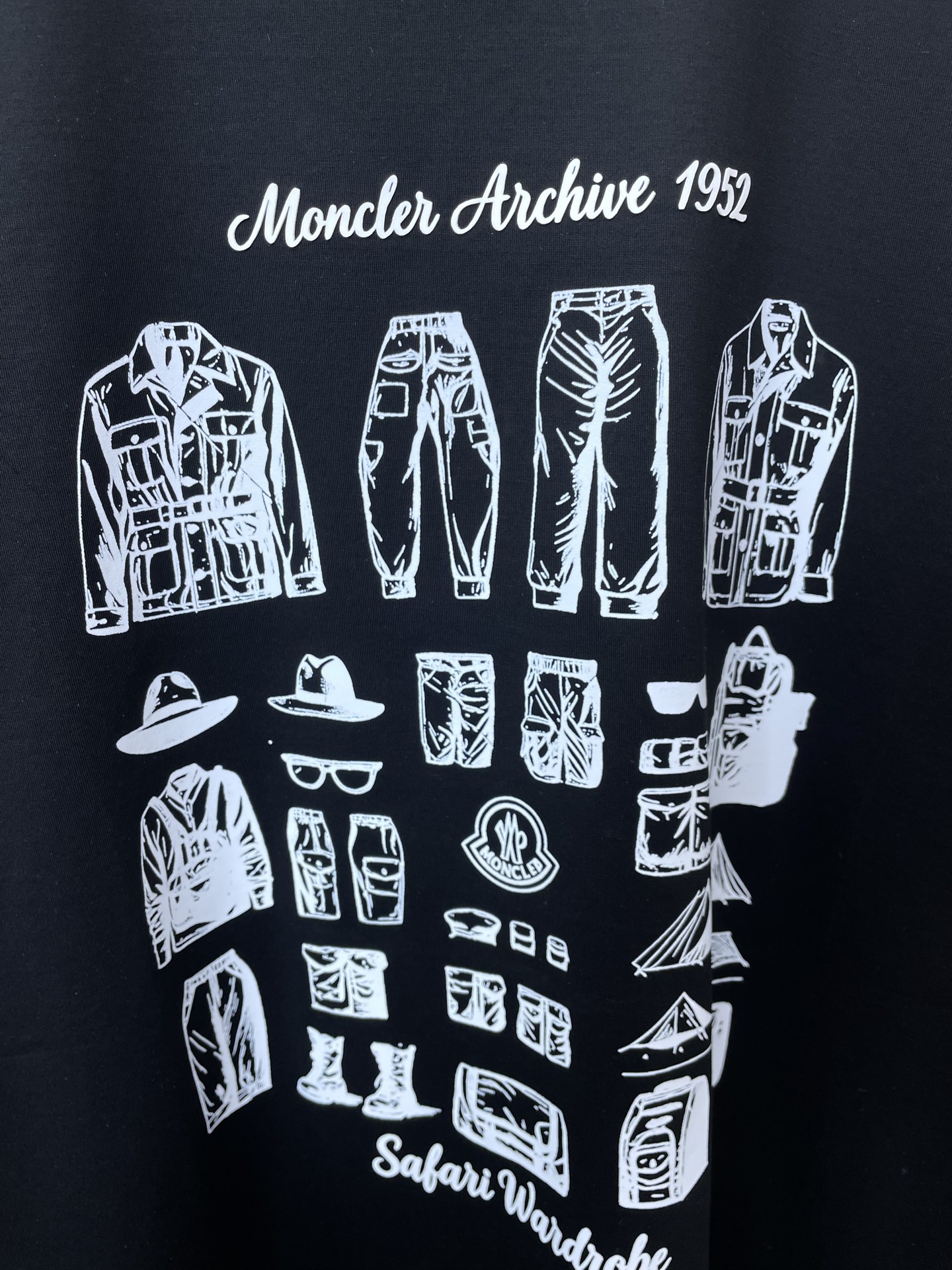 。Moncler蒙口💥砸锅卖铁都要上的新款新款原单男士休闲短袖 高端定制 高端版本 时尚百搭爆款⚠️⚠️