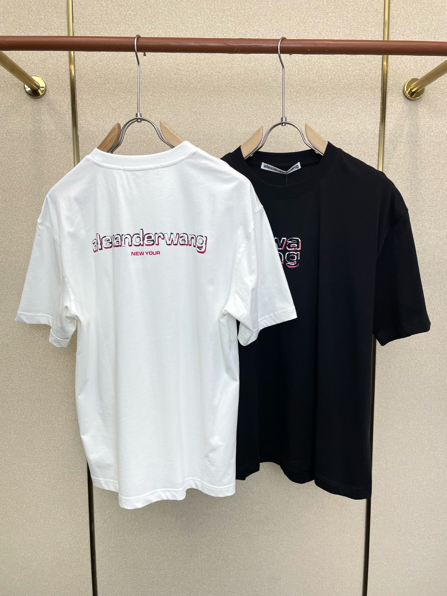 。Alexanderwang亚历山大王💥砸锅卖铁都要上的新款新款原单男士休闲短袖 高端定制 高端版本 时
