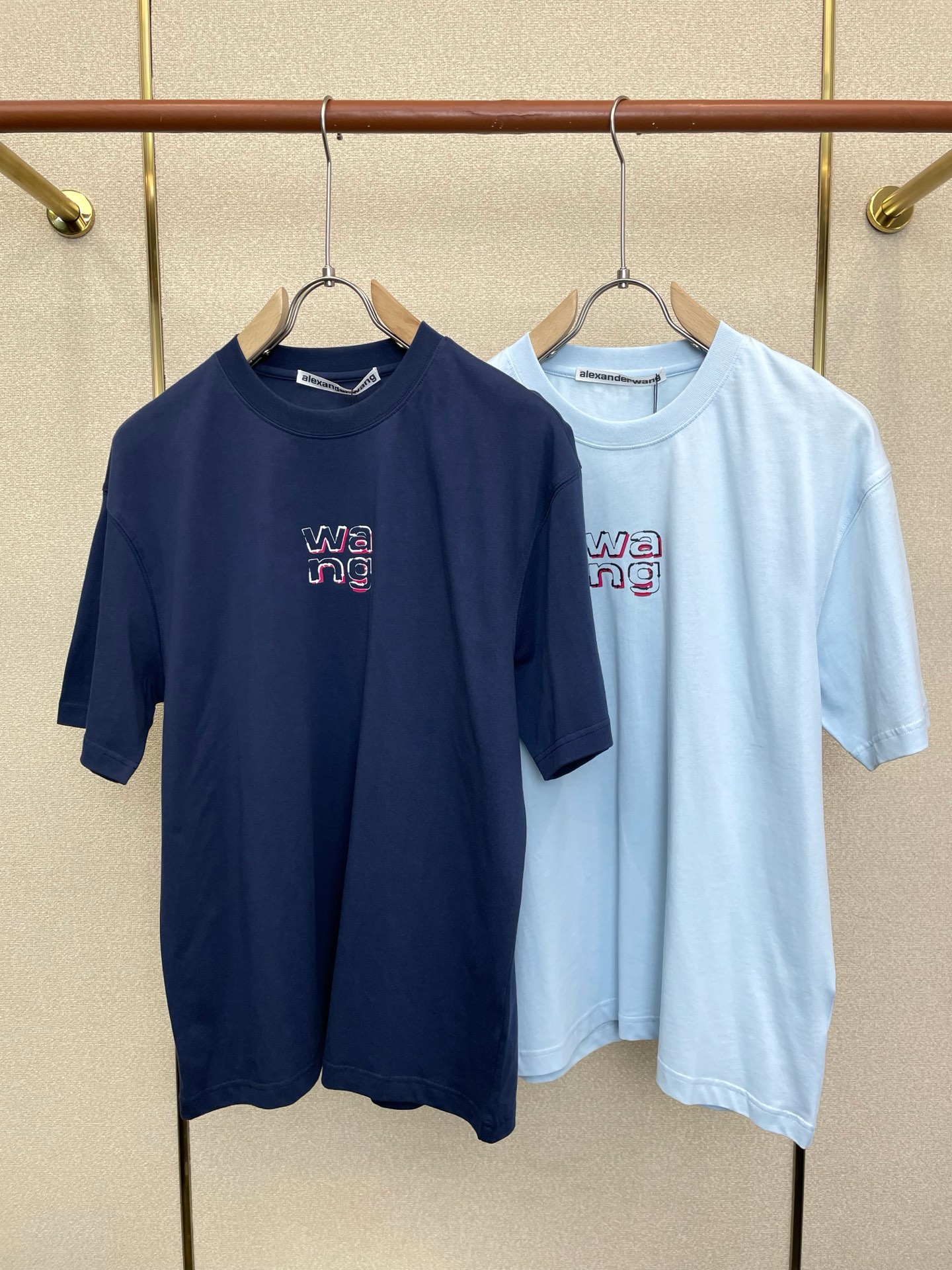 。Alexanderwang亚历山大王💥砸锅卖铁都要上的新款新款原单男士休闲短袖 高端定制 高端版本 时