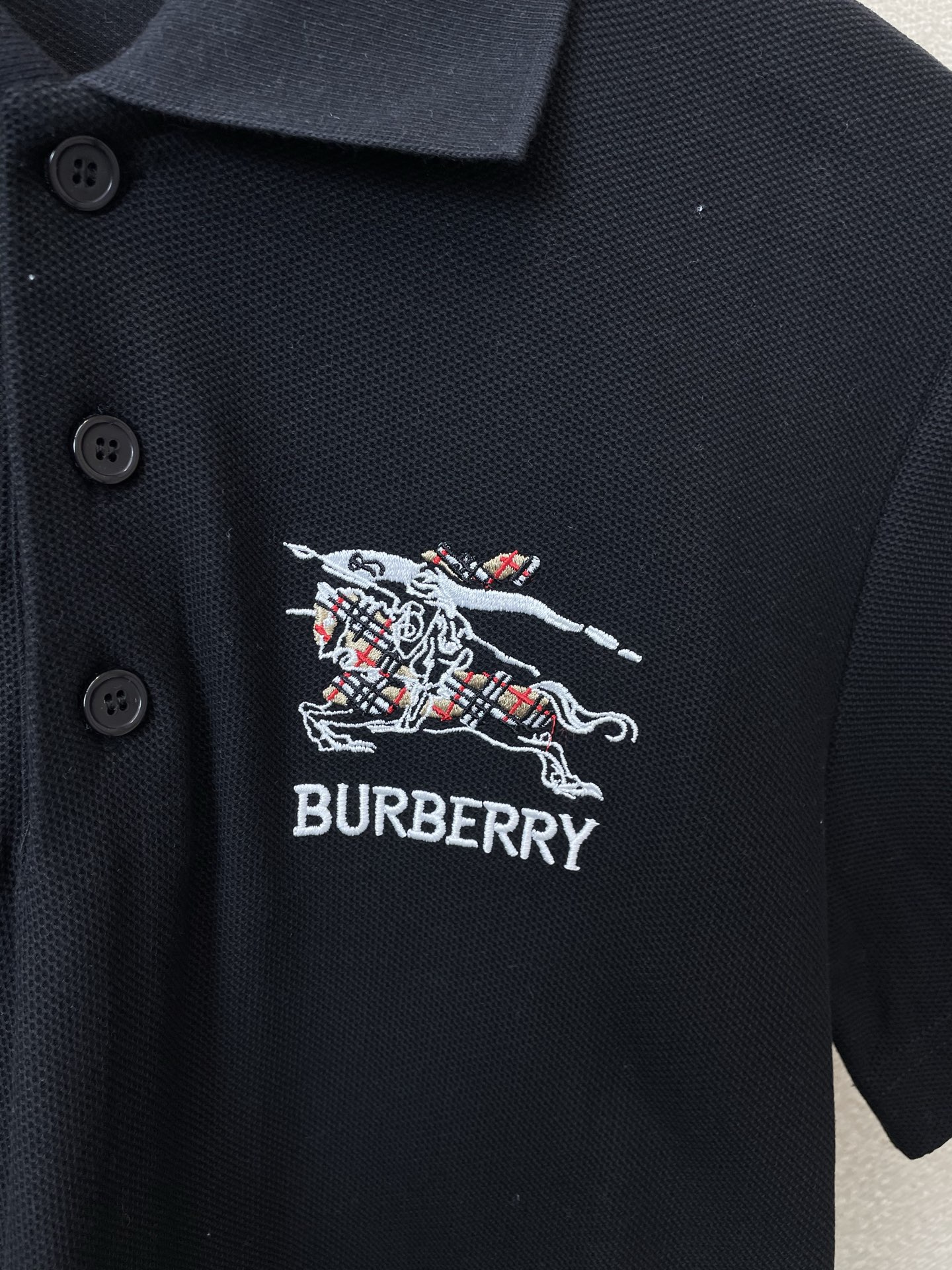 。Burberry巴宝莉💥砸锅卖铁都要上的新款新款原单男士休闲短袖 高端定制 高端版本 时尚百搭爆款⚠️