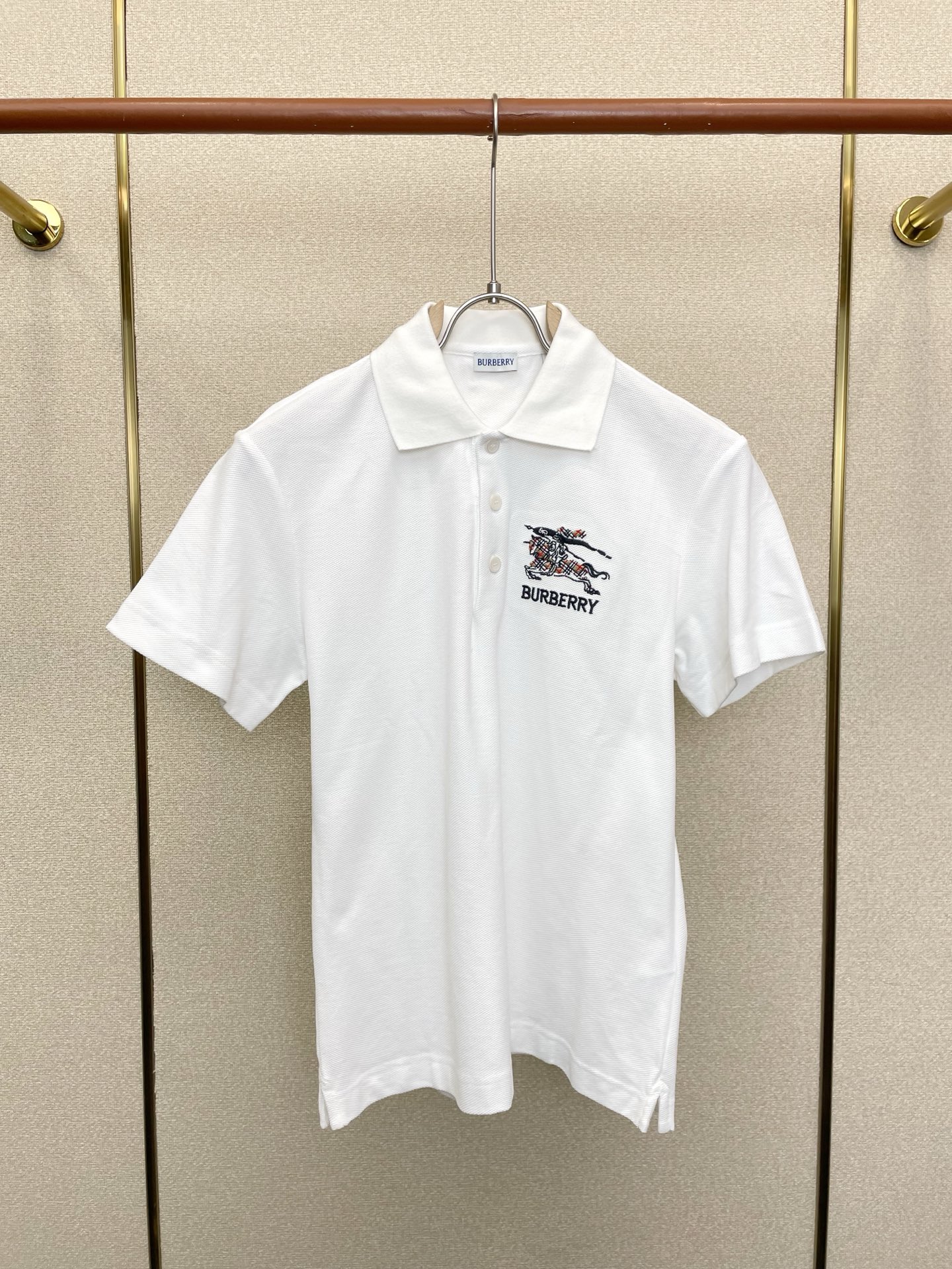 。Burberry巴宝莉💥砸锅卖铁都要上的新款新款原单男士休闲短袖 高端定制 高端版本 时尚百搭爆款⚠️