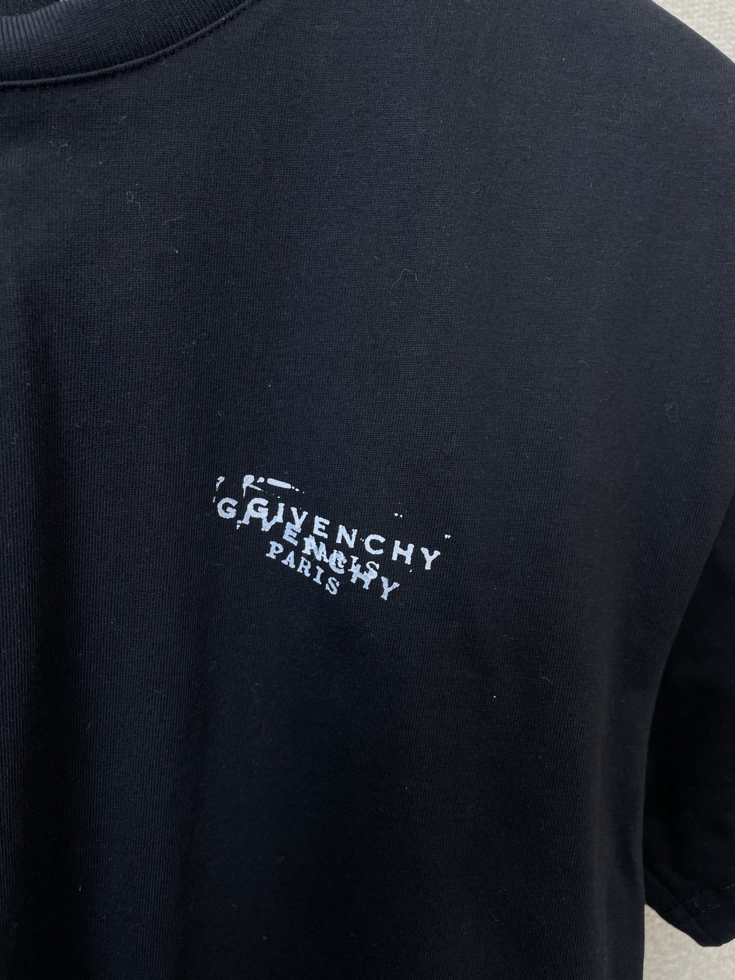 。Givenchy纪梵希💥砸锅卖铁都要上的新款新款原单男士休闲短袖 高端定制 高端版本 时尚百搭爆款⚠️