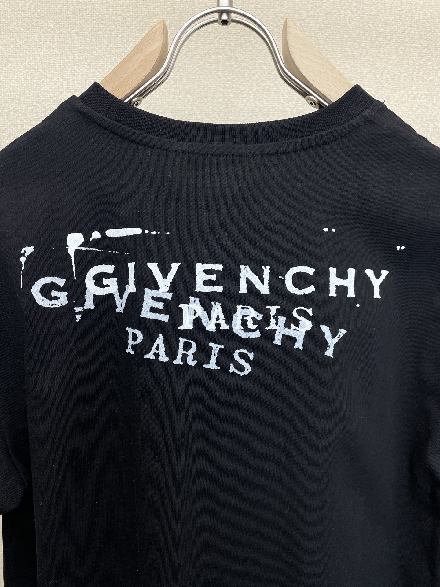 。Givenchy纪梵希💥砸锅卖铁都要上的新款新款原单男士休闲短袖 高端定制 高端版本 时尚百搭爆款⚠️