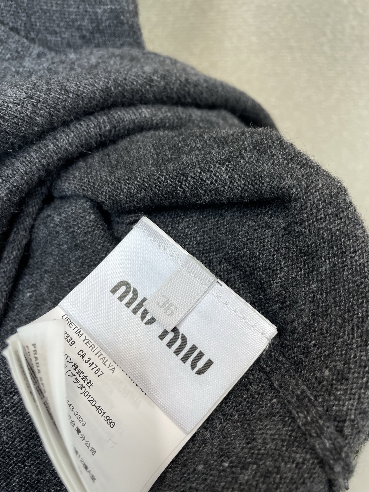 Miumiu谬谬👚女款圆领短袖👚砸锅卖铁都要上的新款新款原单女士休闲针织短袖 高端定制 高端版本 时尚百