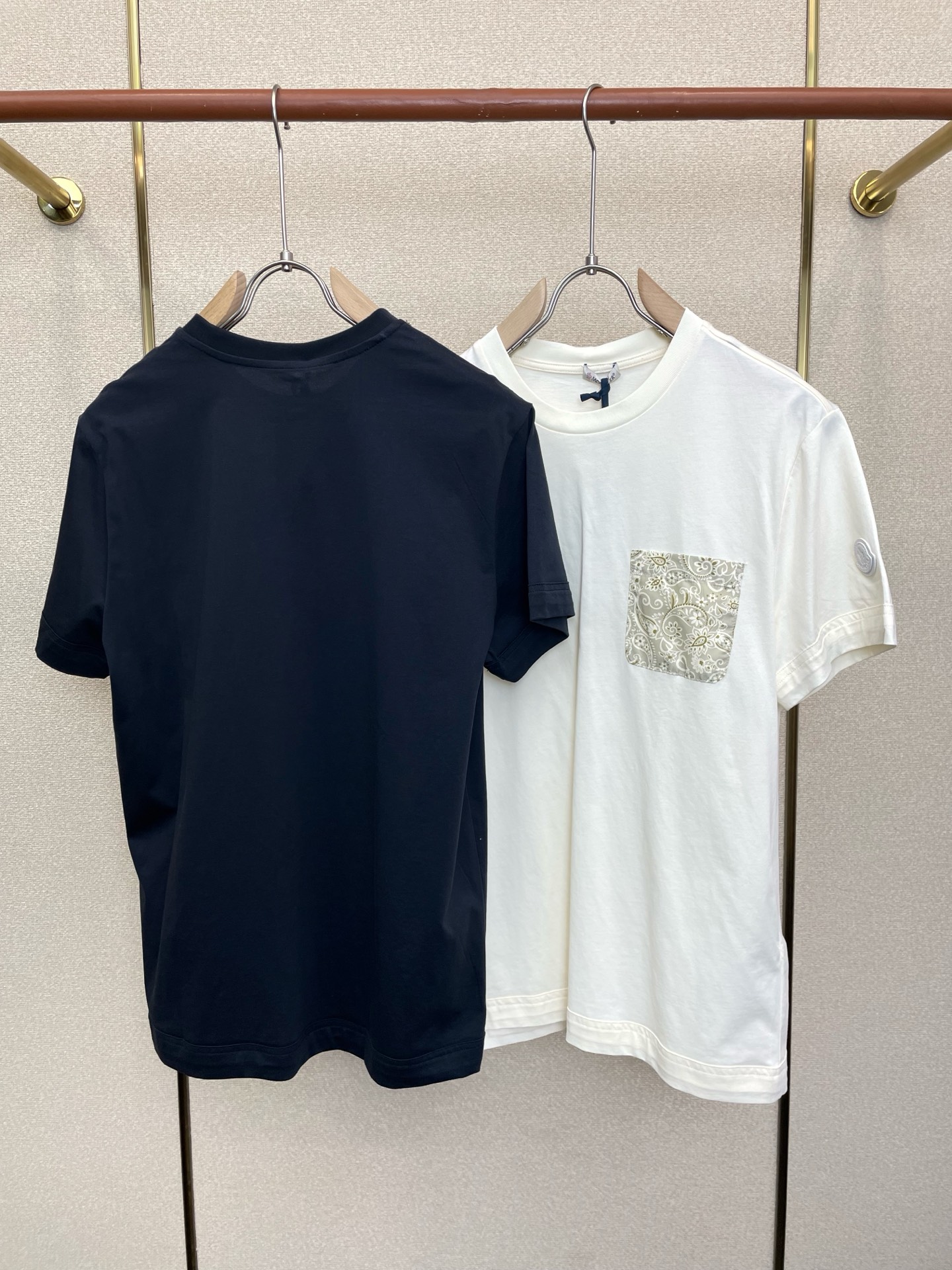 。Moncler蒙口💥砸锅卖铁都要上的新款新款原单男士休闲短袖 高端定制 高端版本 时尚百搭爆款⚠️⚠️