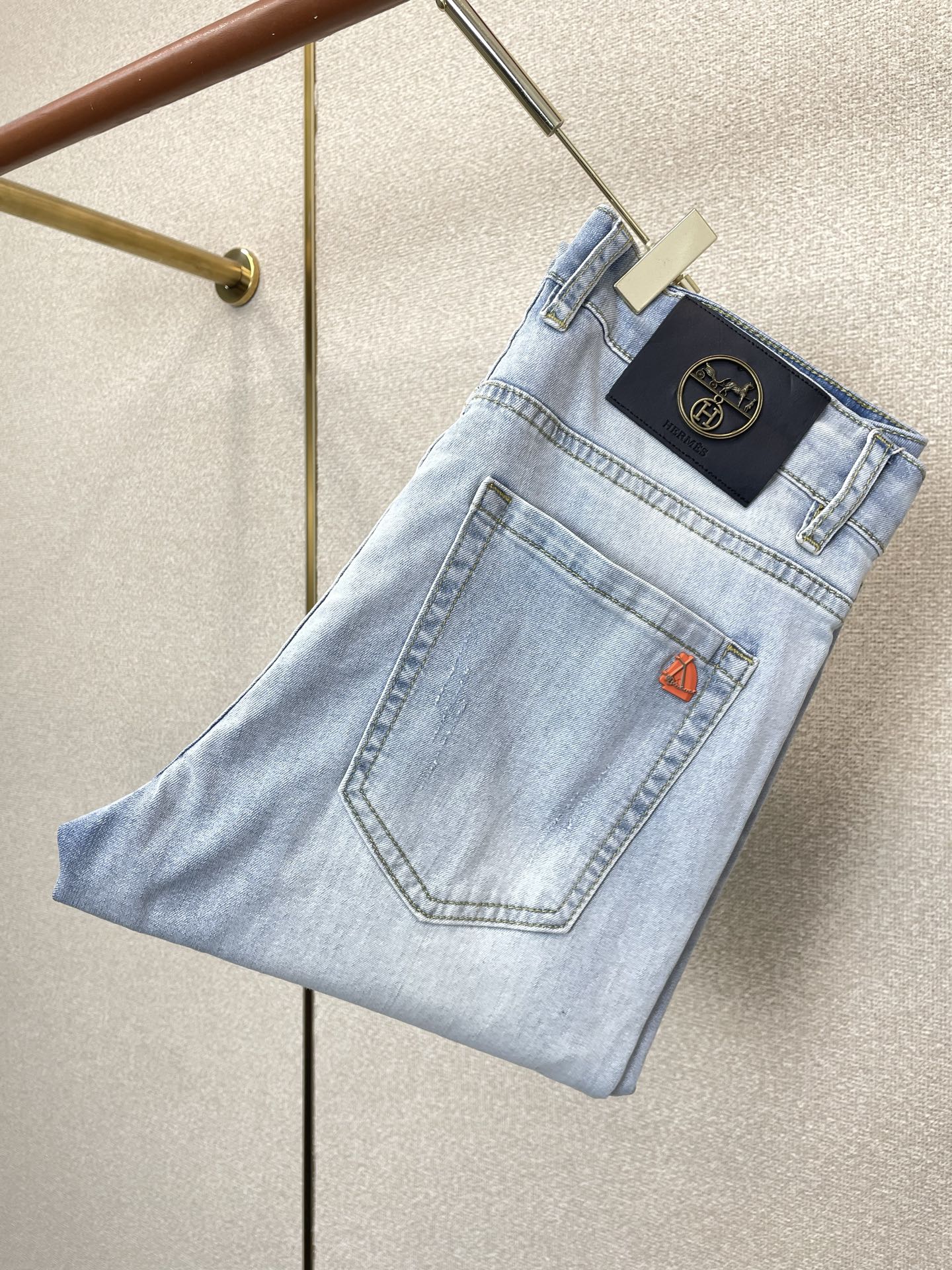 。Hermès爱马仕💥砸锅卖铁都要上的新款新款休闲牛仔裤👖高端版本 专柜定制面料 透气舒适度高，细节无可