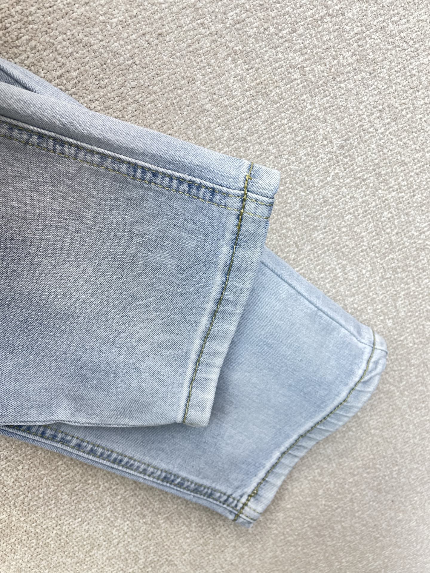 。Hermès爱马仕💥砸锅卖铁都要上的新款新款休闲牛仔裤👖高端版本 专柜定制面料 透气舒适度高，细节无可