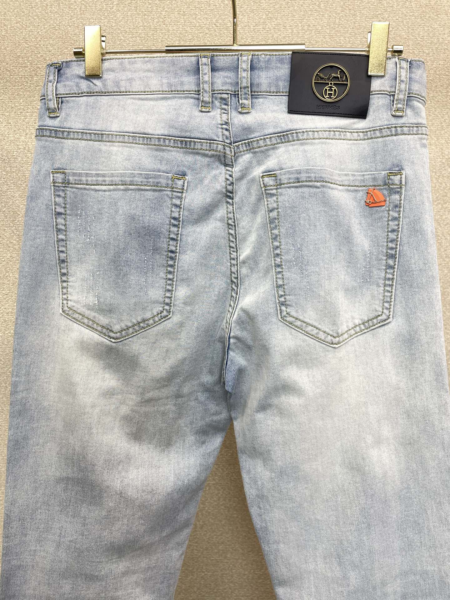。Hermès爱马仕💥砸锅卖铁都要上的新款新款休闲牛仔裤👖高端版本 专柜定制面料 透气舒适度高，细节无可