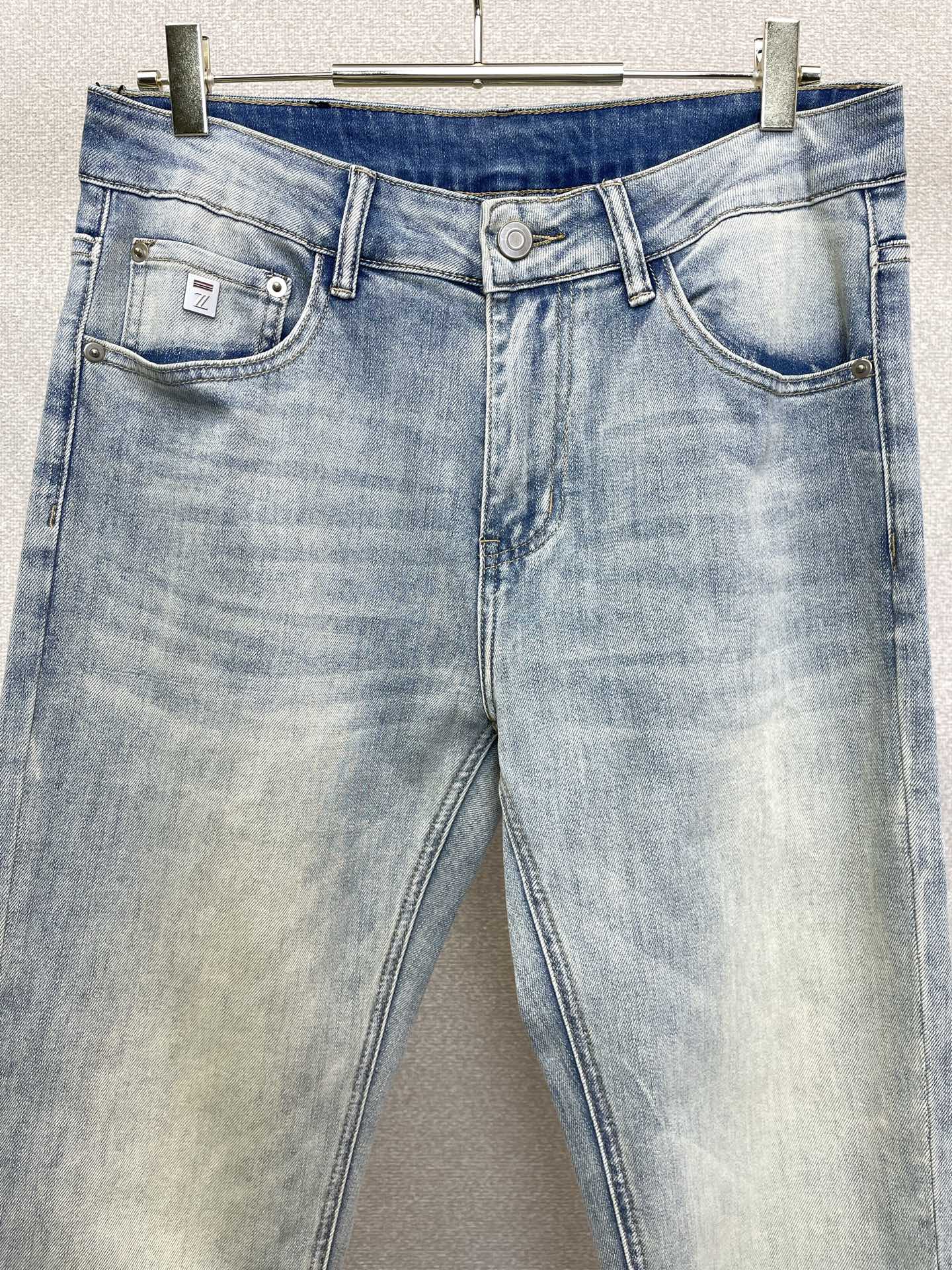 。ZEGNA杰尼亚💥砸锅卖铁都要上的新款新款休闲牛仔裤👖高端版本 专柜定制面料 透气舒适度高，细节无可挑
