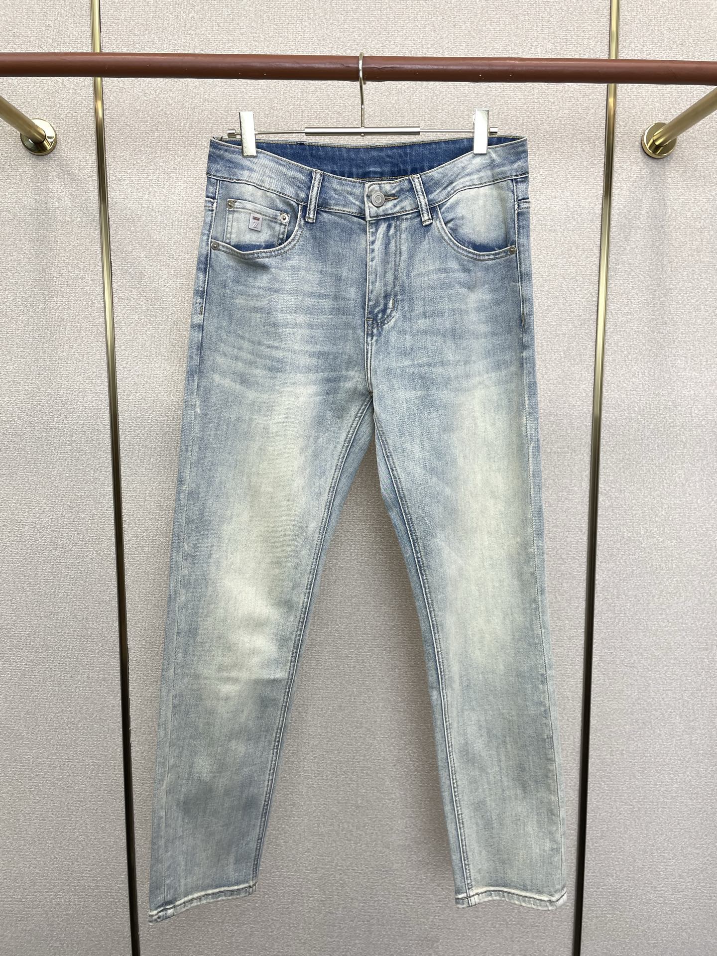 。ZEGNA杰尼亚💥砸锅卖铁都要上的新款新款休闲牛仔裤👖高端版本 专柜定制面料 透气舒适度高，细节无可挑